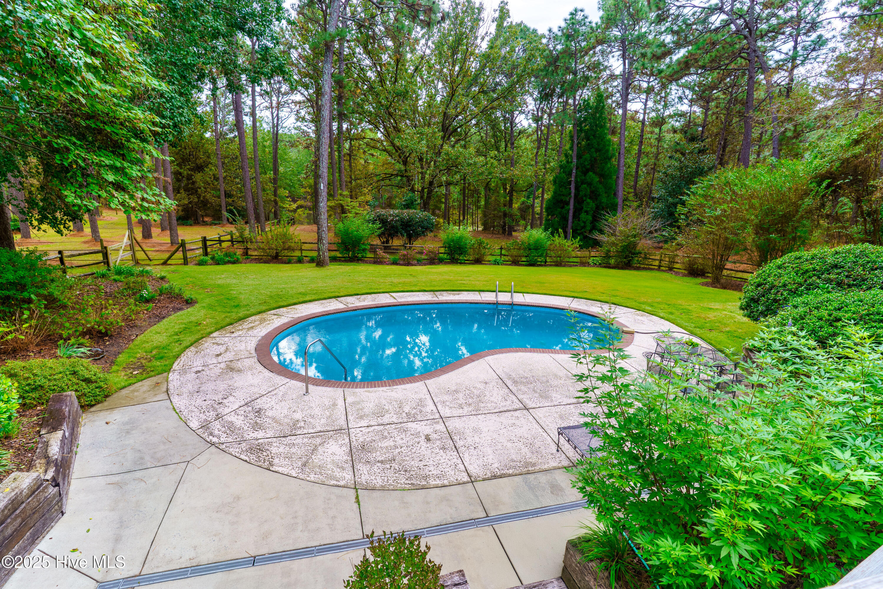 207 Bump A Long Lane, Southern Pines