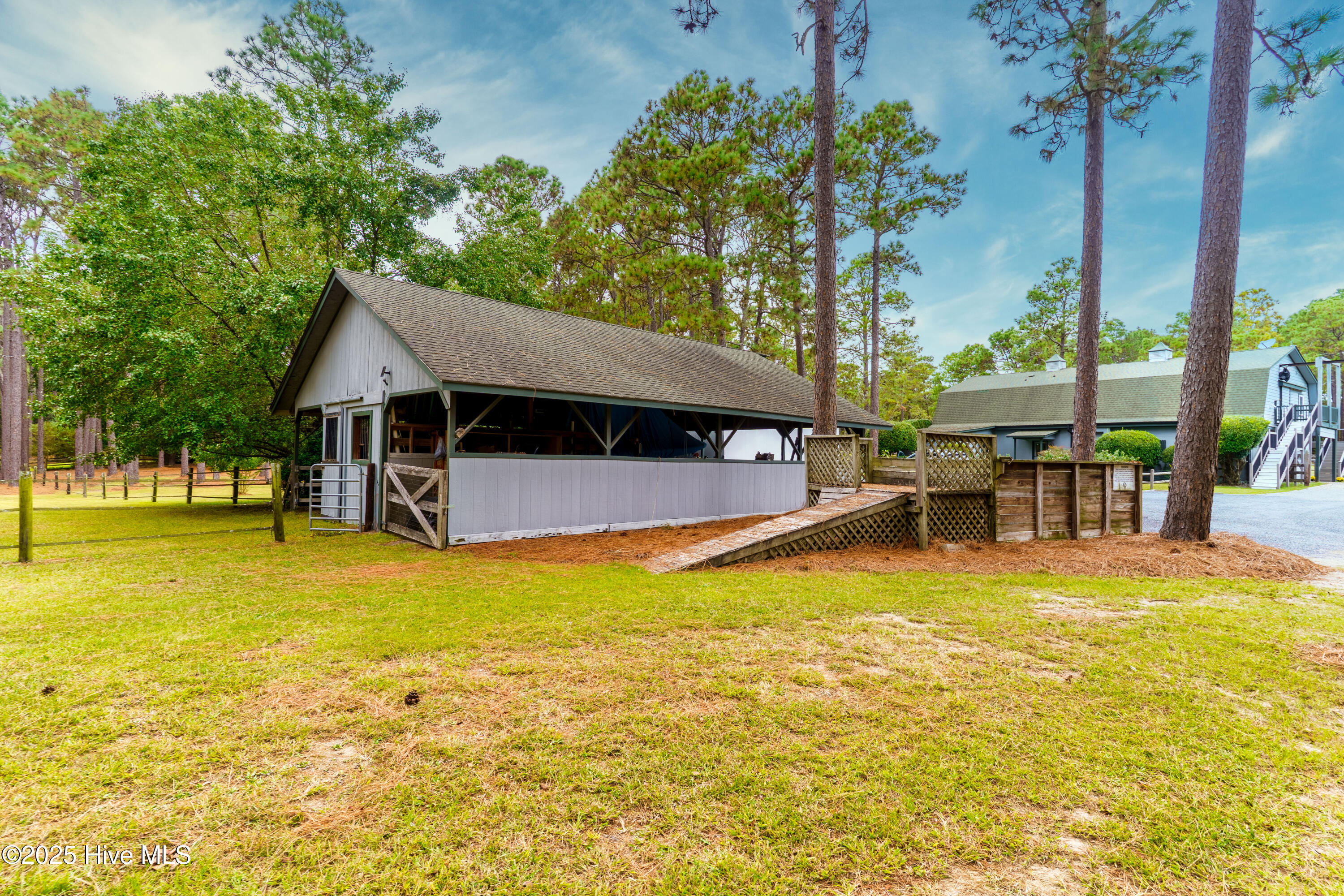 207 Bump A Long Lane, Southern Pines