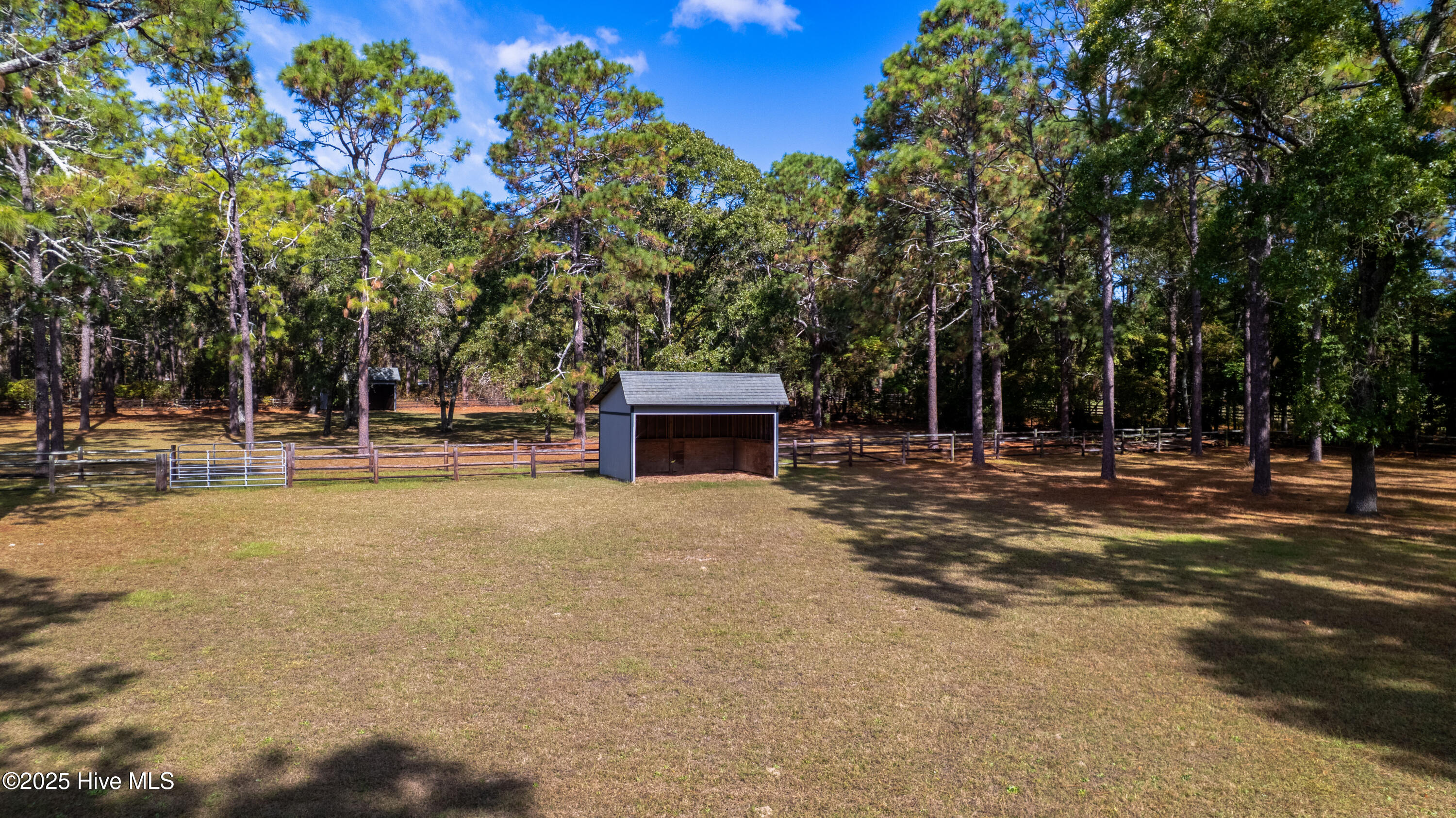 207 Bump A Long Lane, Southern Pines