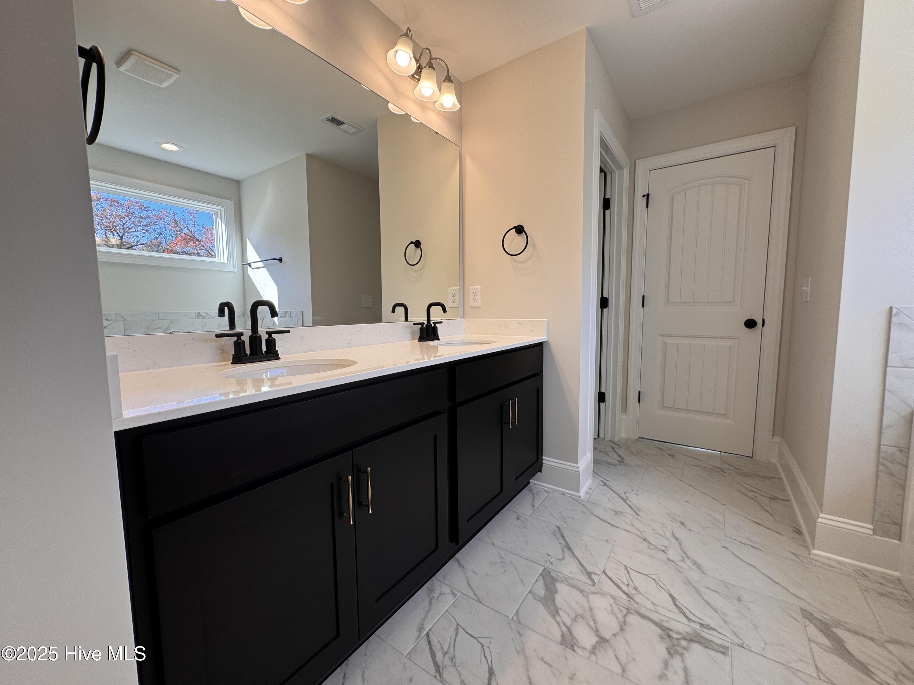 273 Rough Ridge Trail, 24, Aberdeen Unit: 24