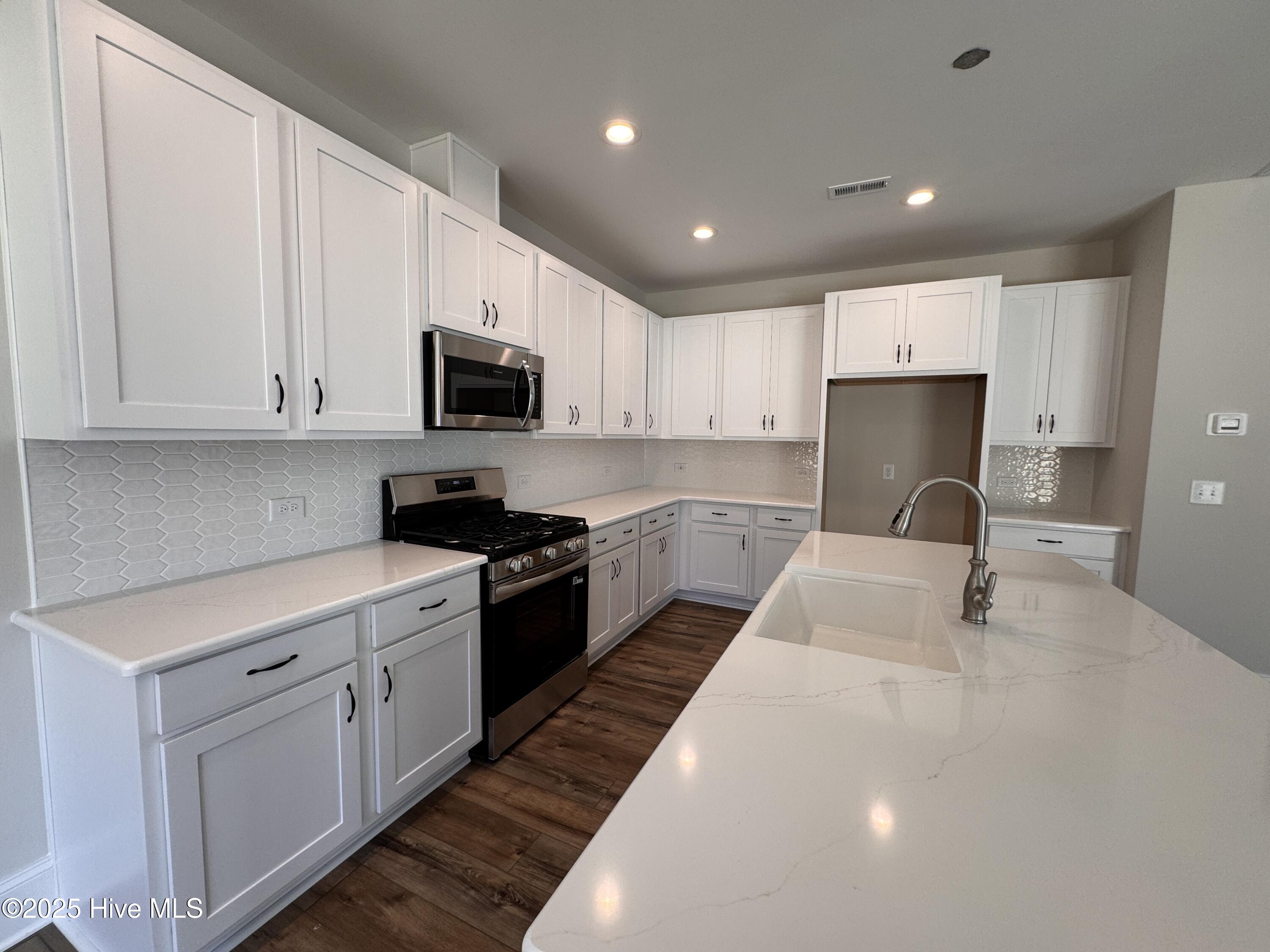 273 Rough Ridge Trail, 24, Aberdeen Unit: 24