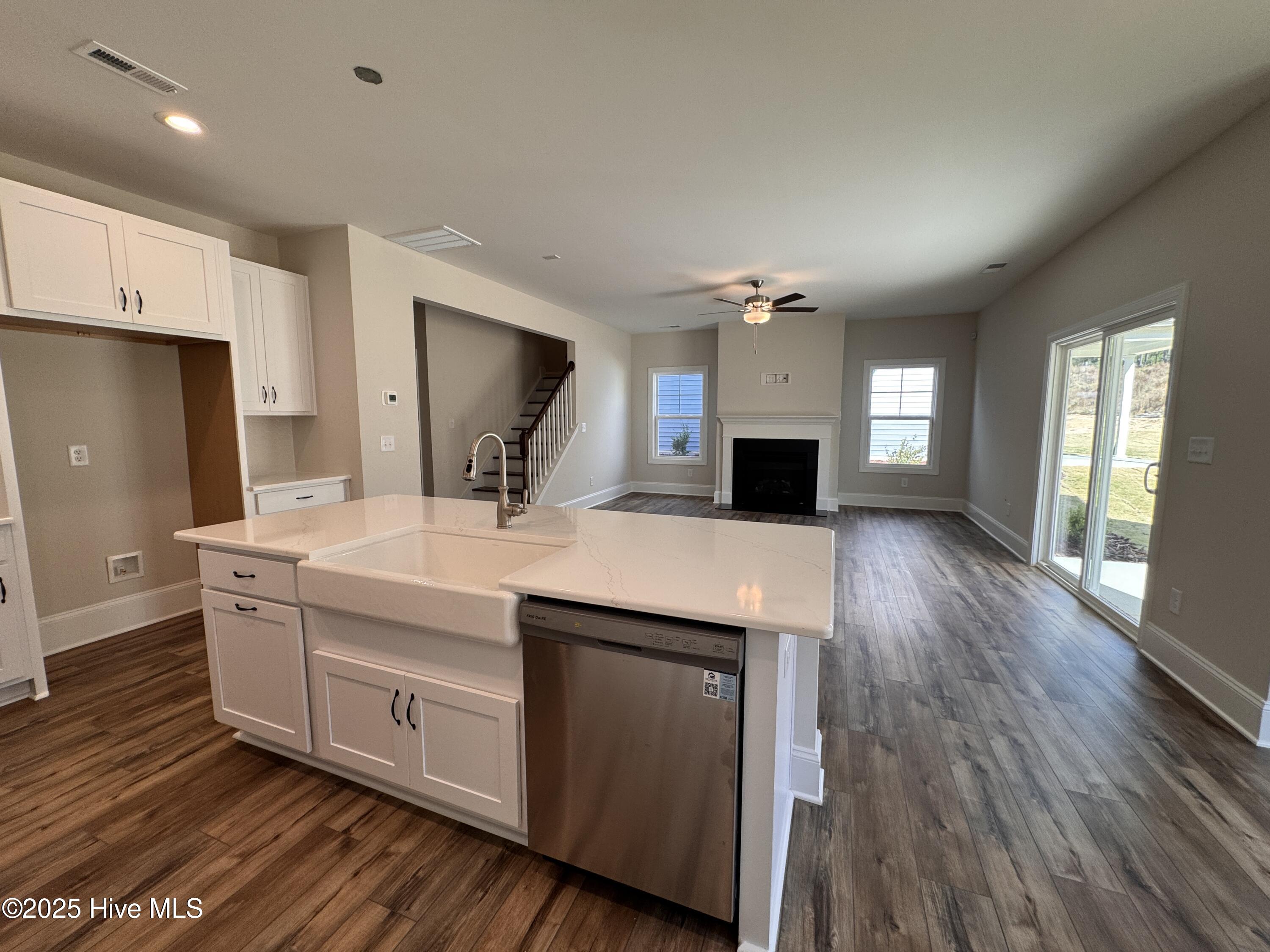 273 Rough Ridge Trail, 24, Aberdeen Unit: 24