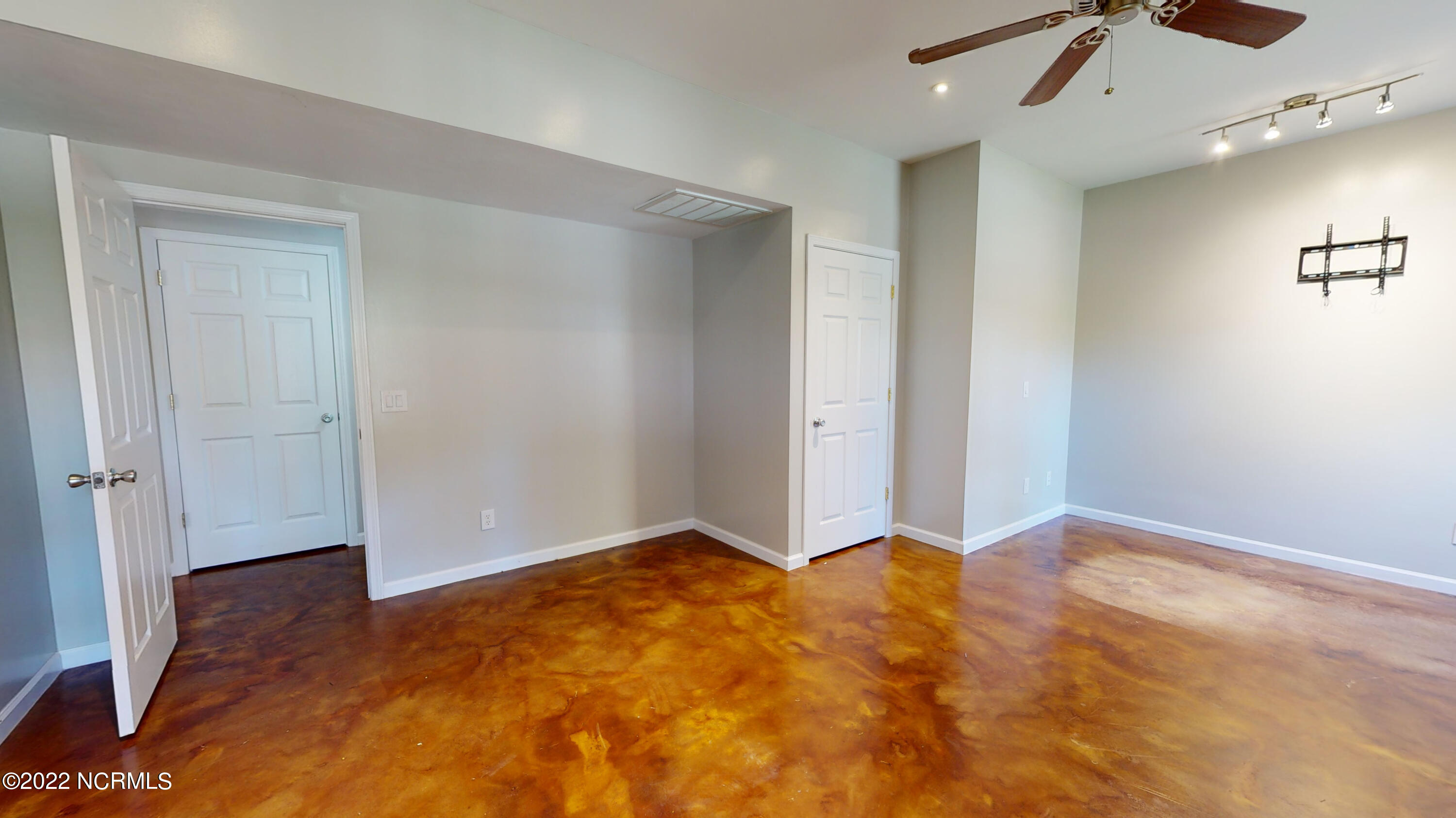 180 Sandhills Circle