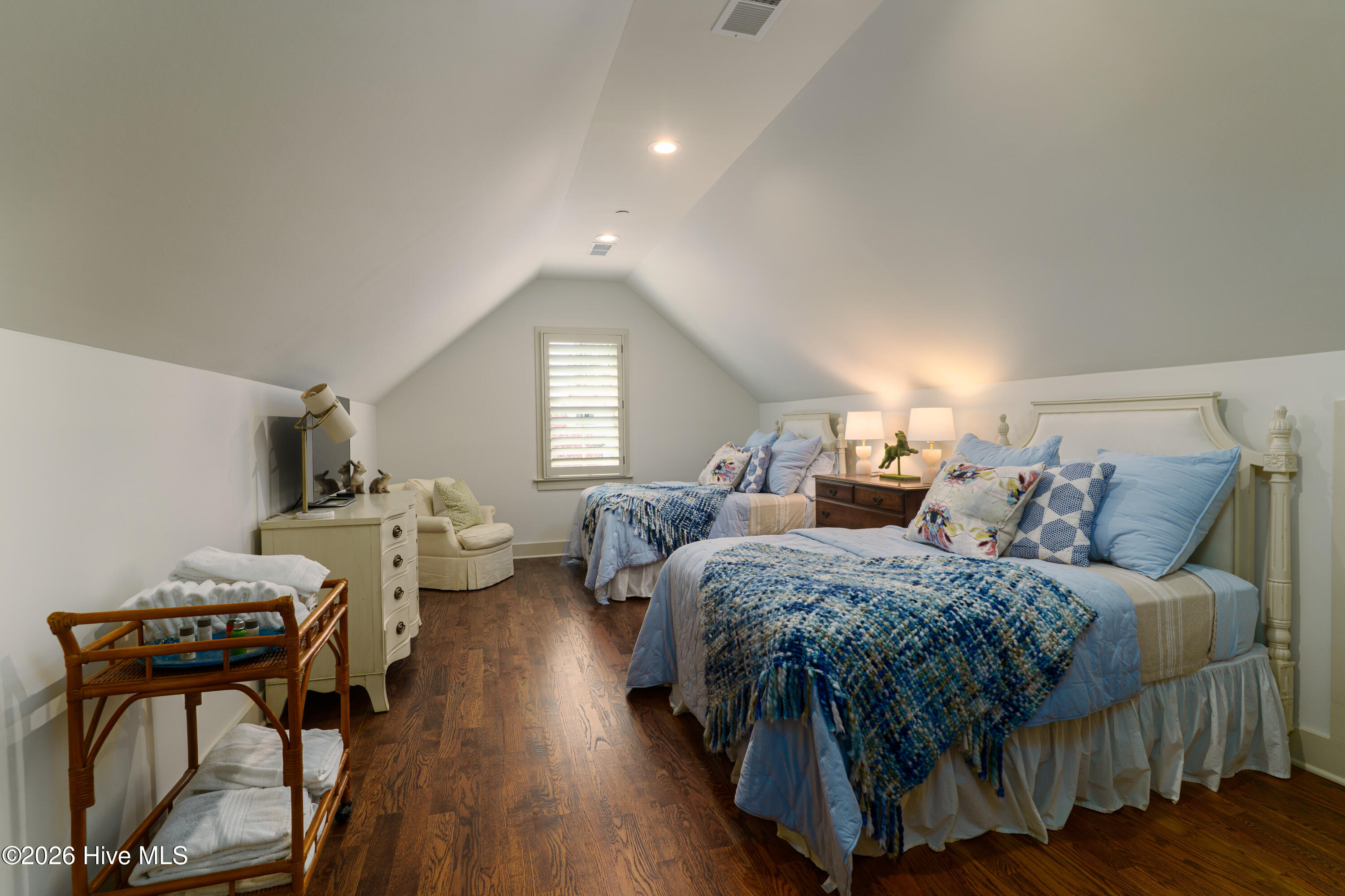 10 Deepdale Lane
