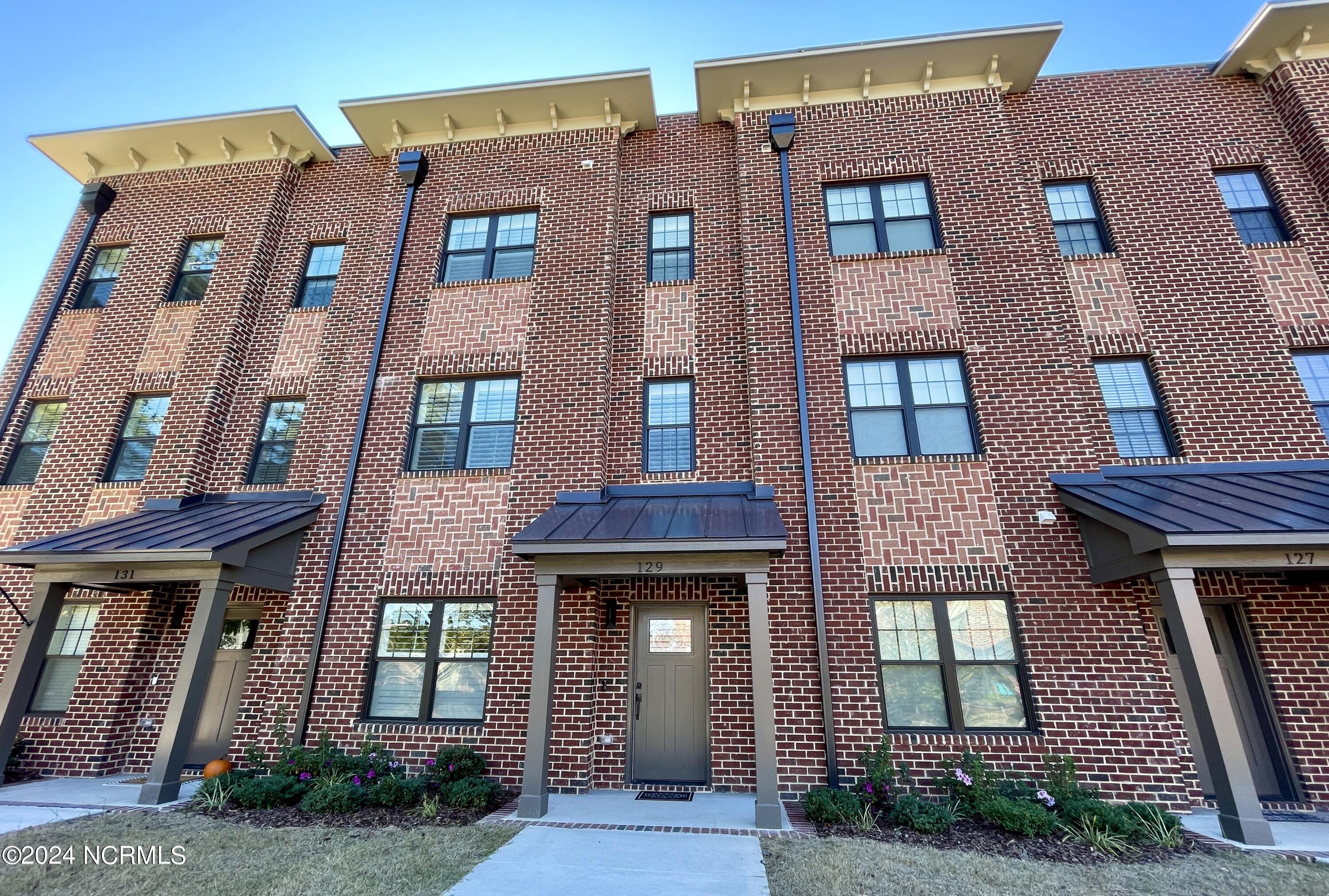 129 Lexington Lane