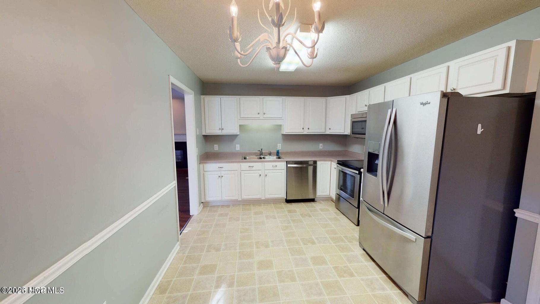 4 Sandhills Place