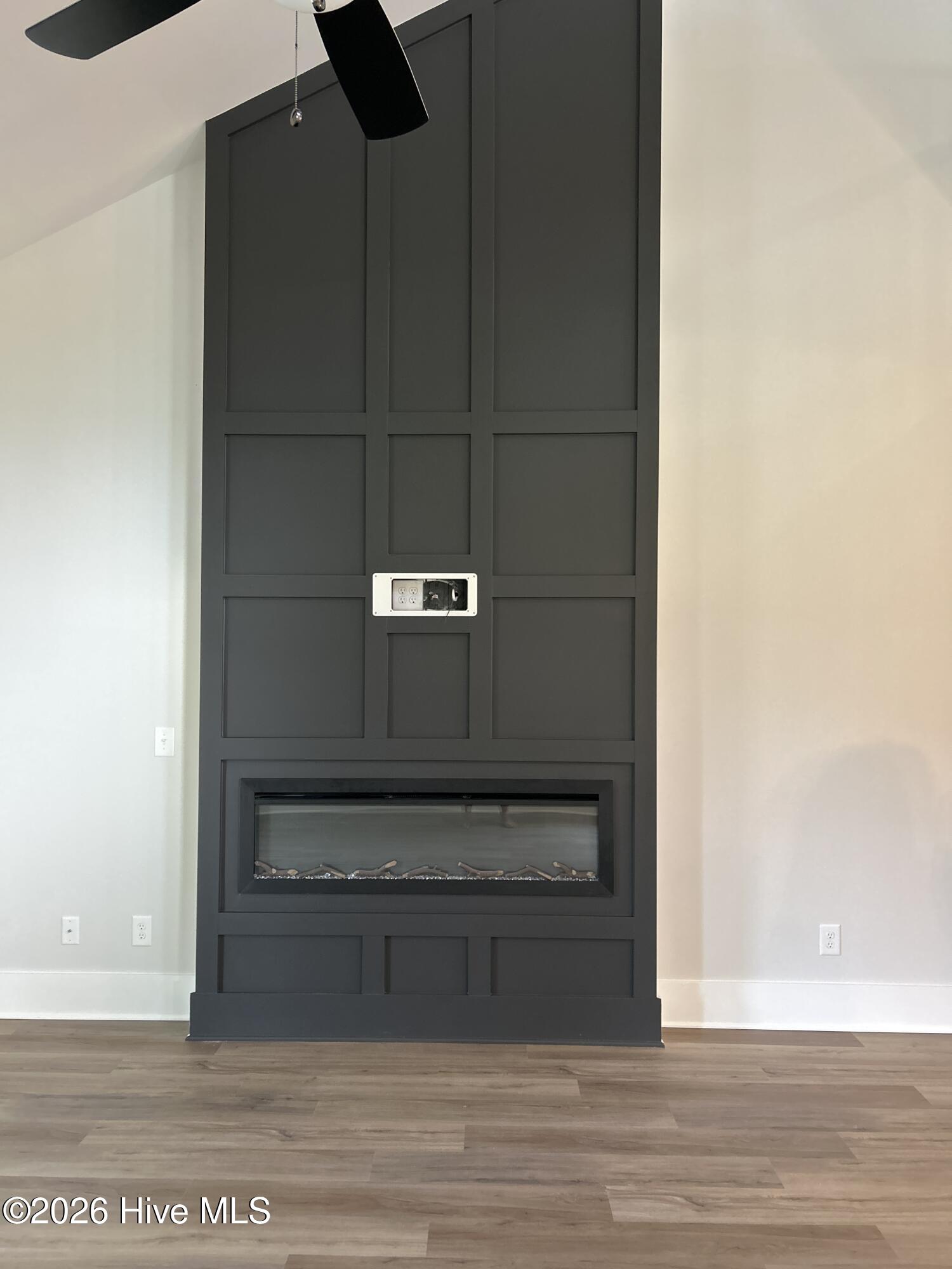 318 Elijah Way 29