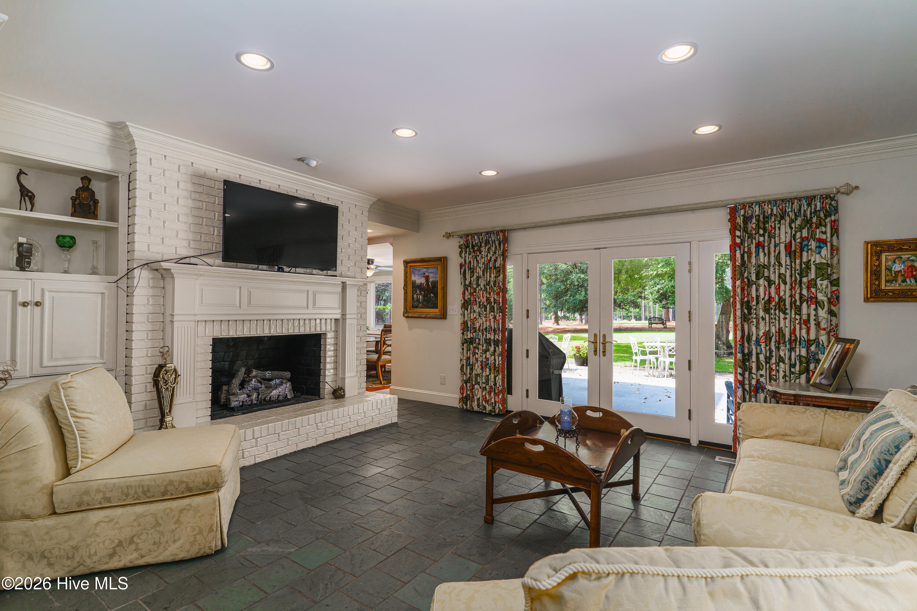 35 Bel Air Drive