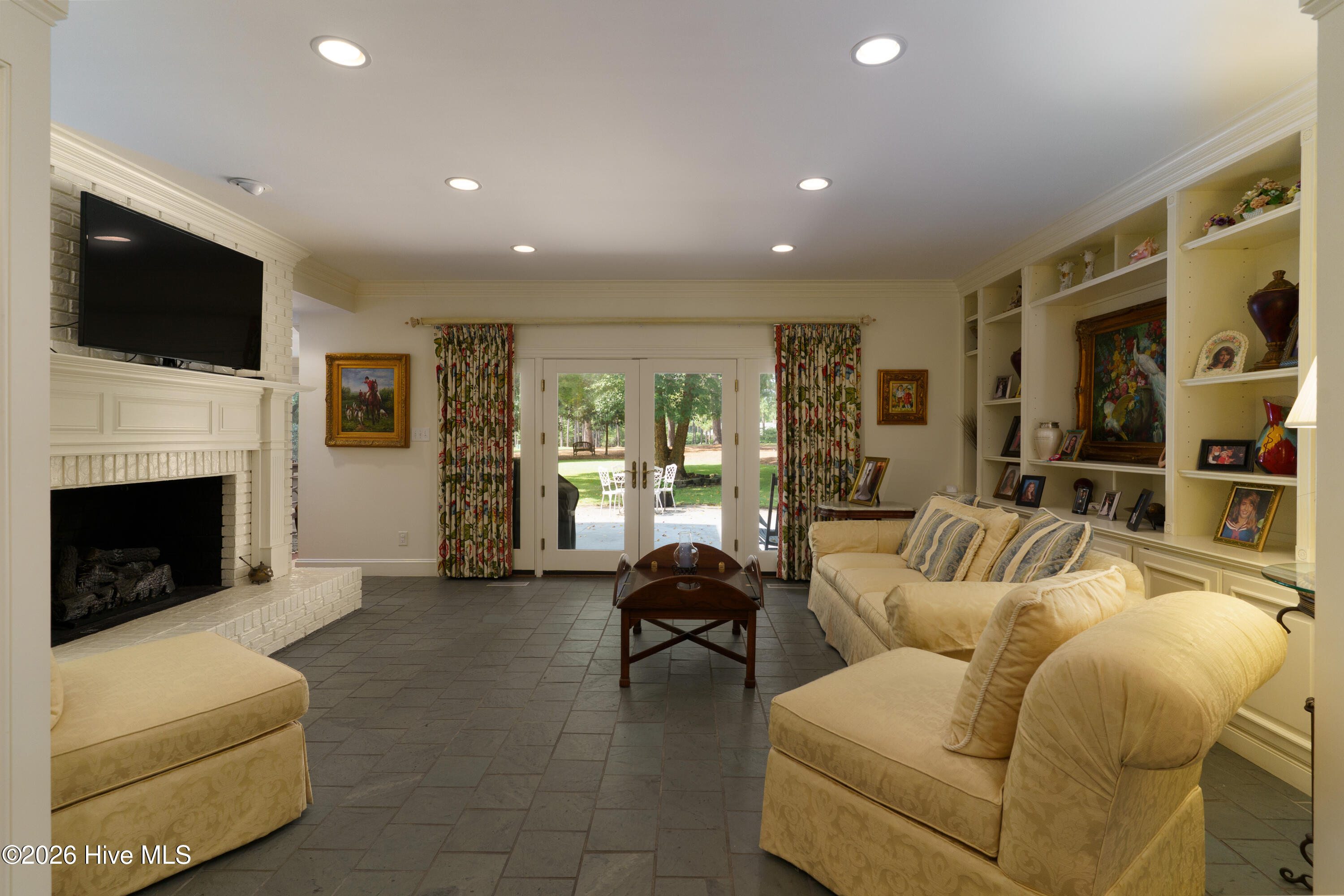 35 Bel Air Drive