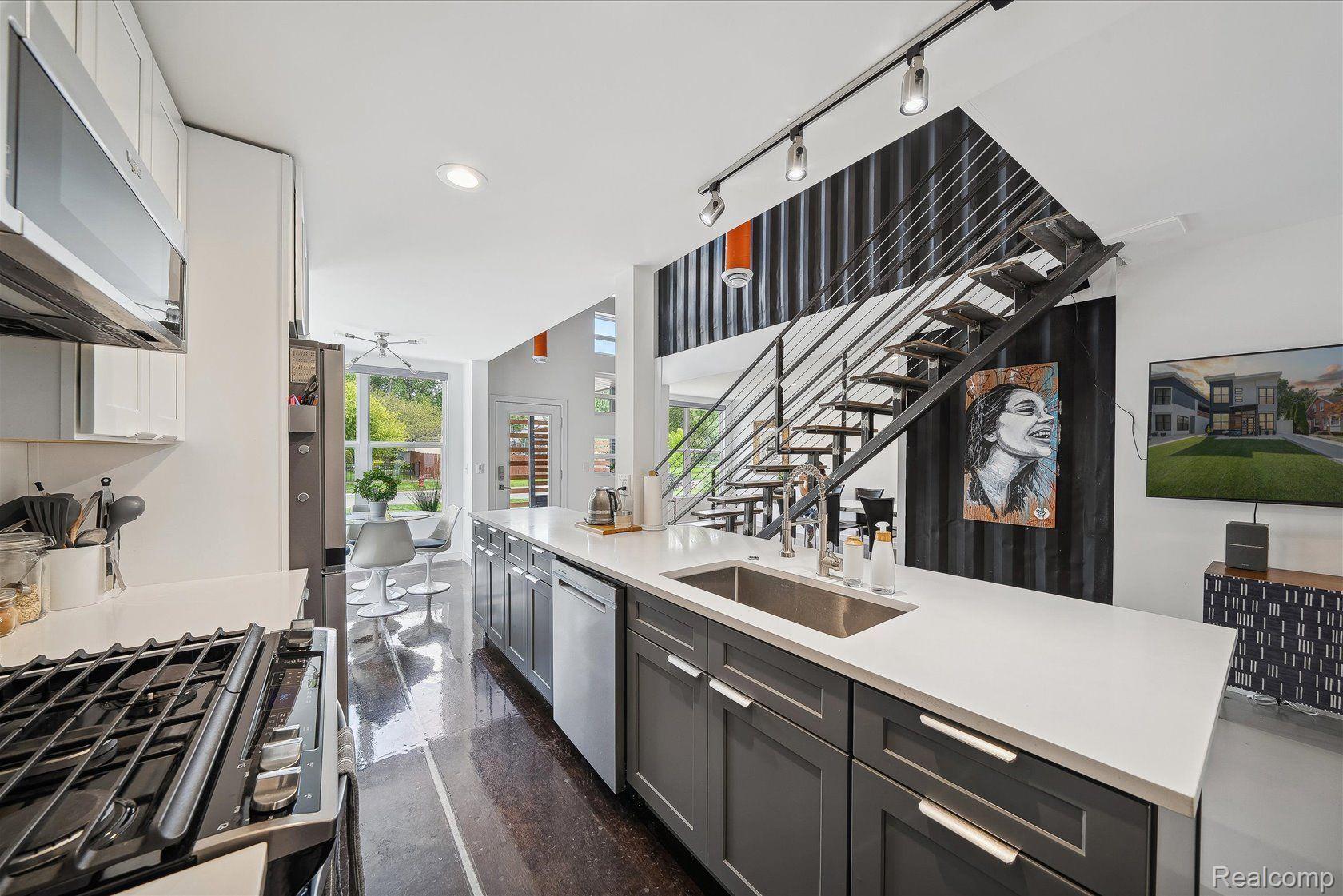 708 Wellesley Avenue