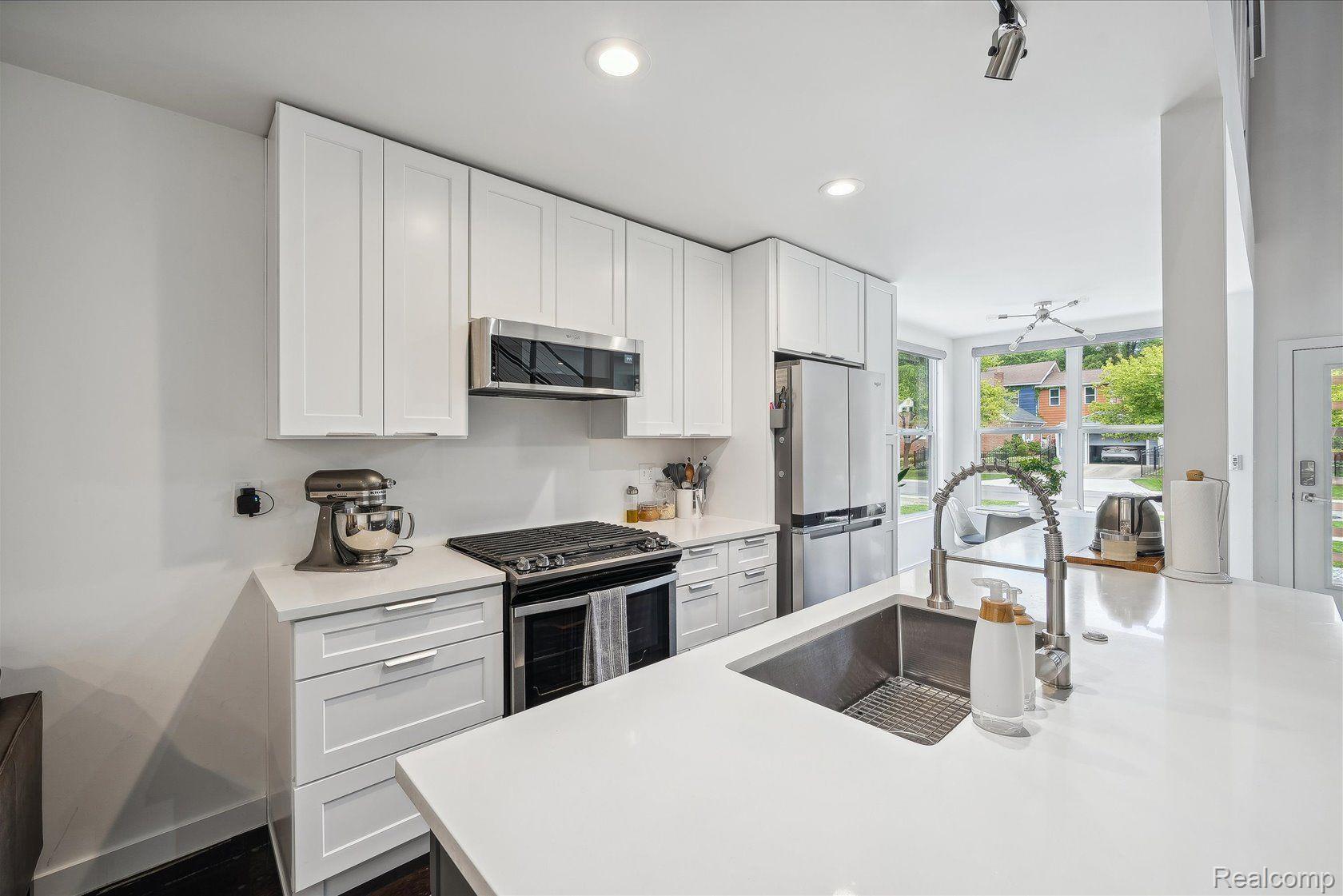 708 Wellesley Avenue