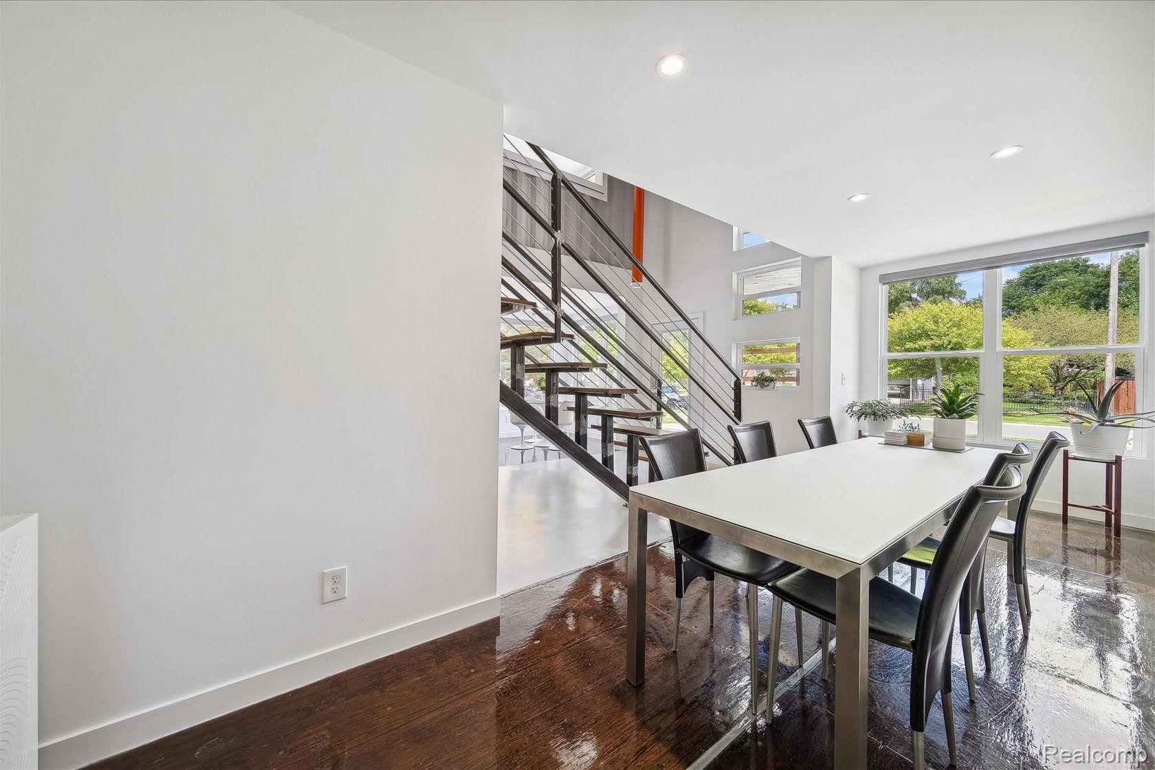 708 Wellesley Avenue