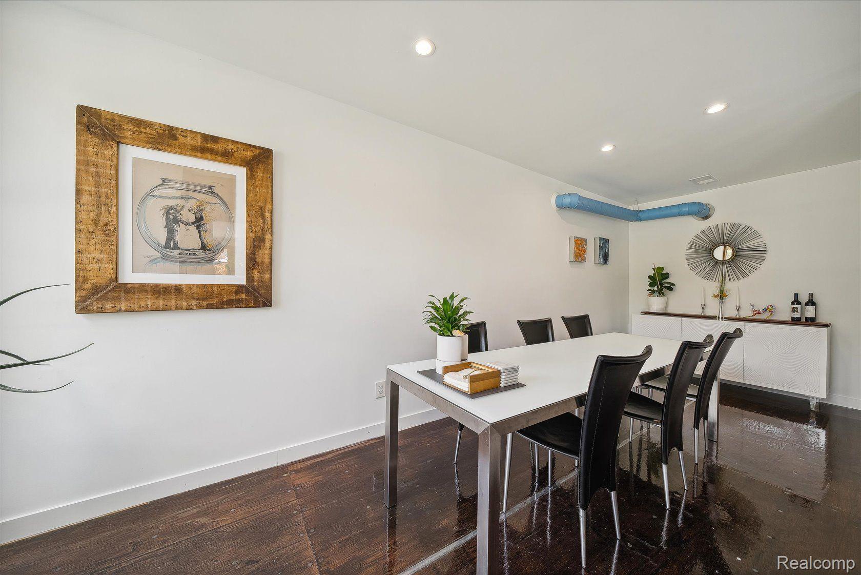 708 Wellesley Avenue