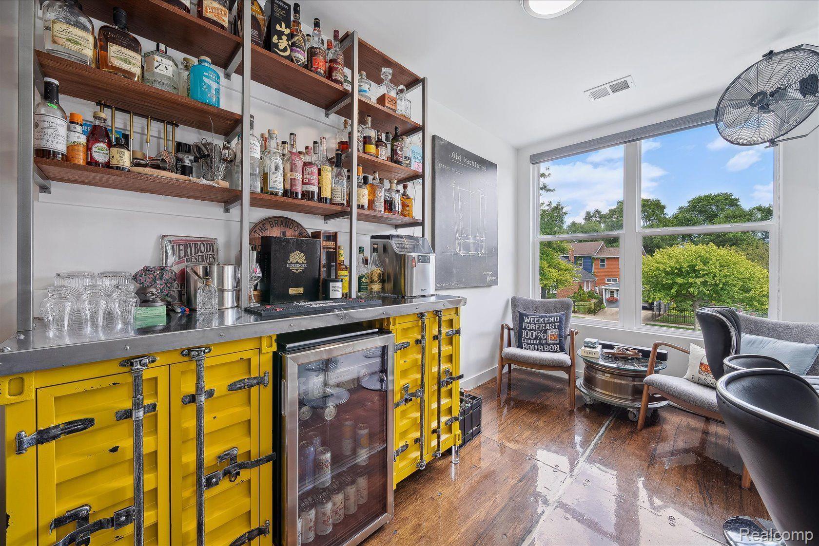 708 Wellesley Avenue