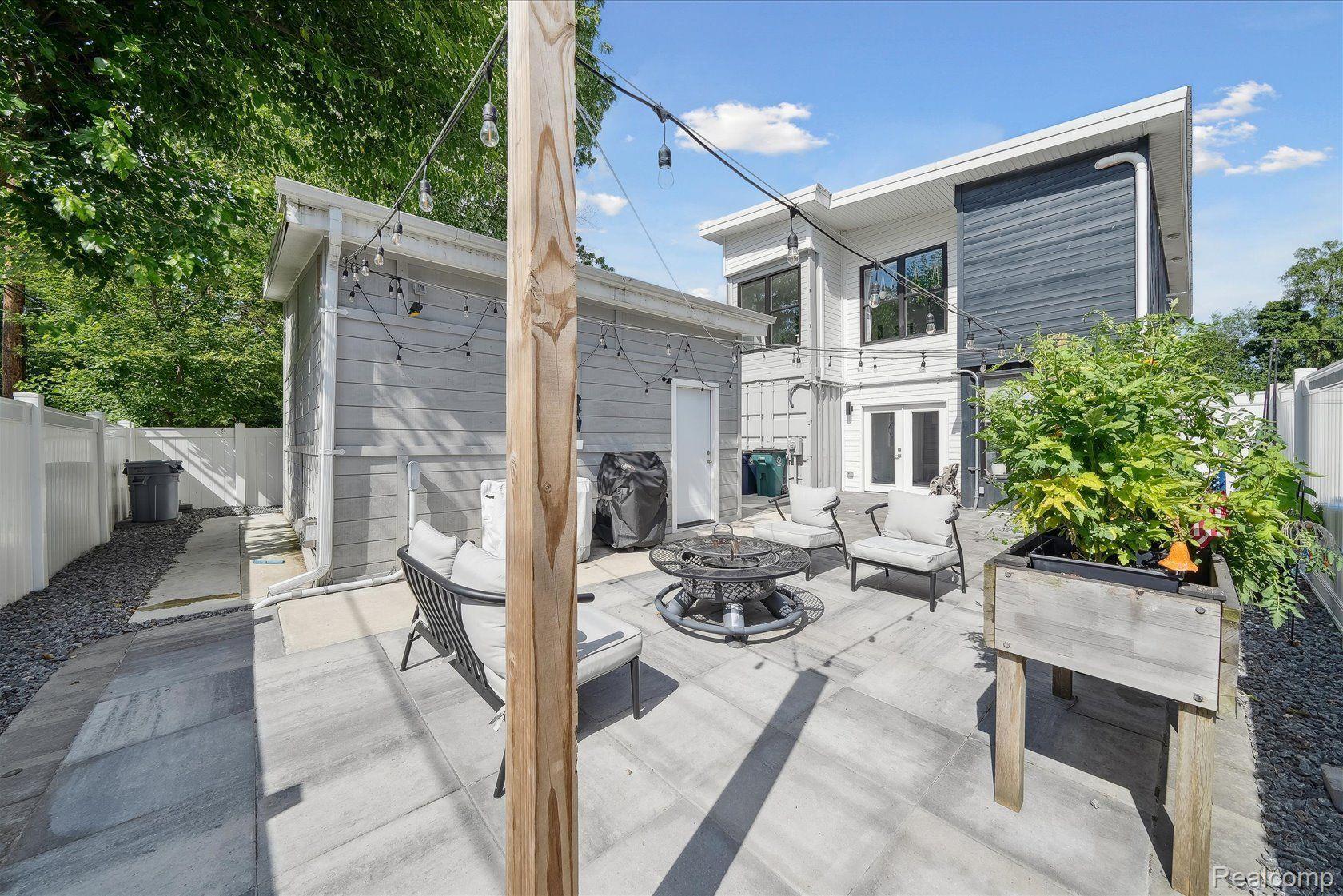 708 Wellesley Avenue