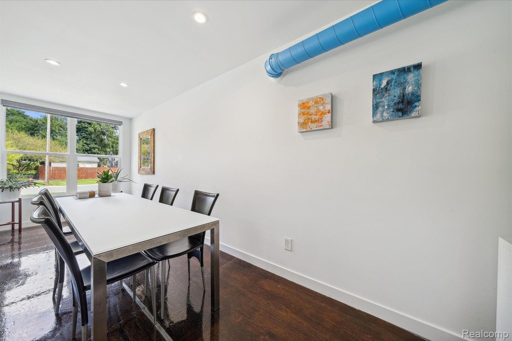 708 Wellesley Avenue