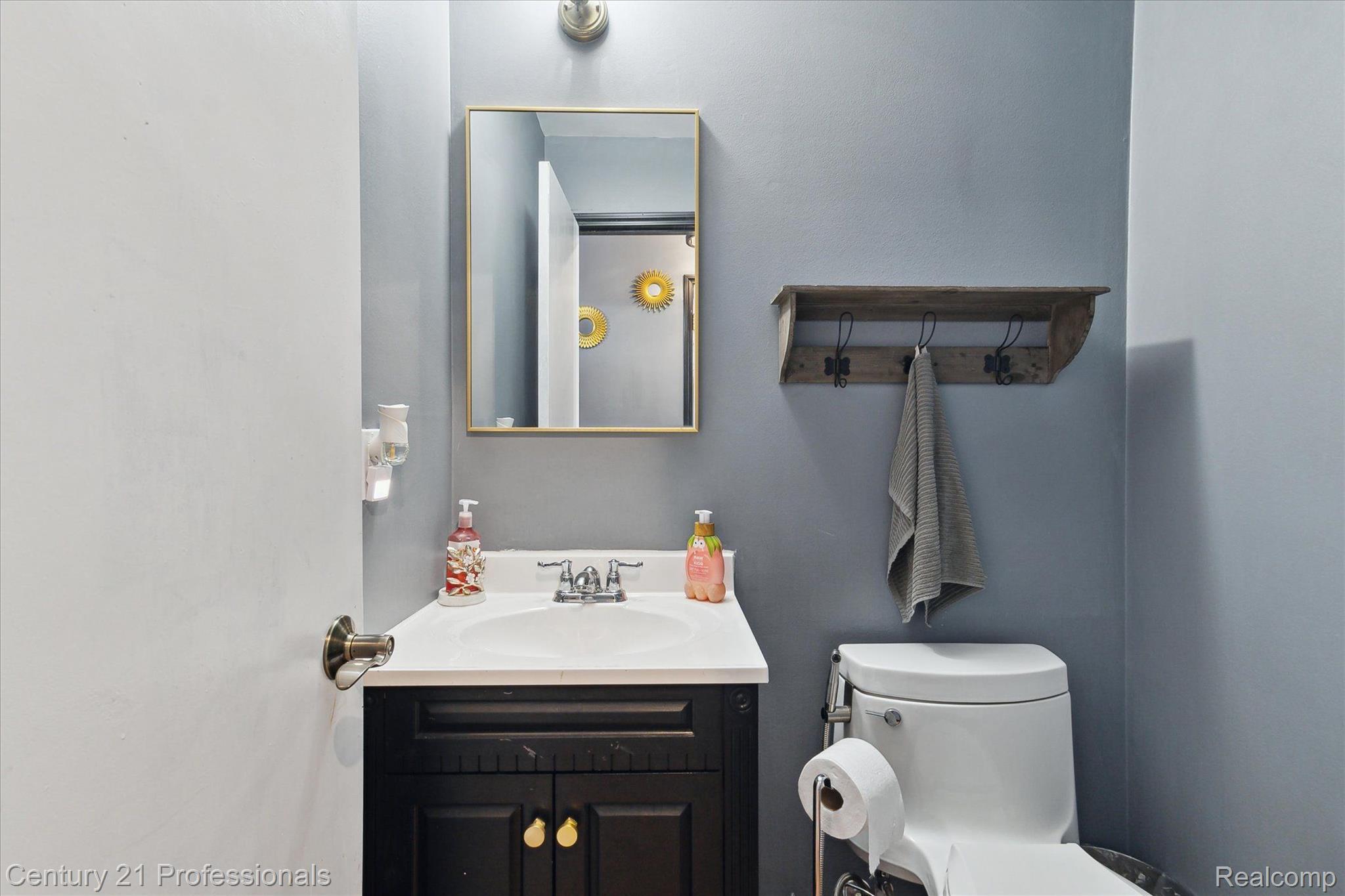 2133 S Cavalier Drive