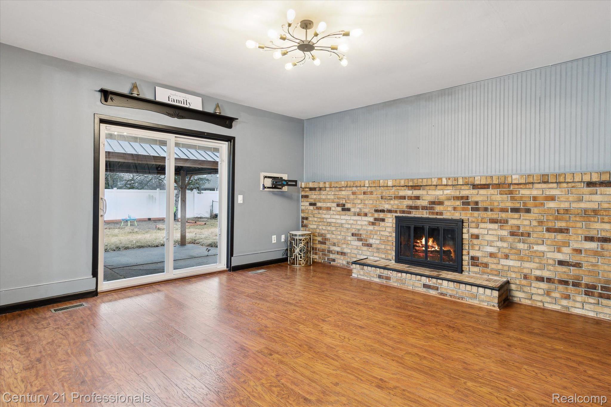 2133 S Cavalier Drive