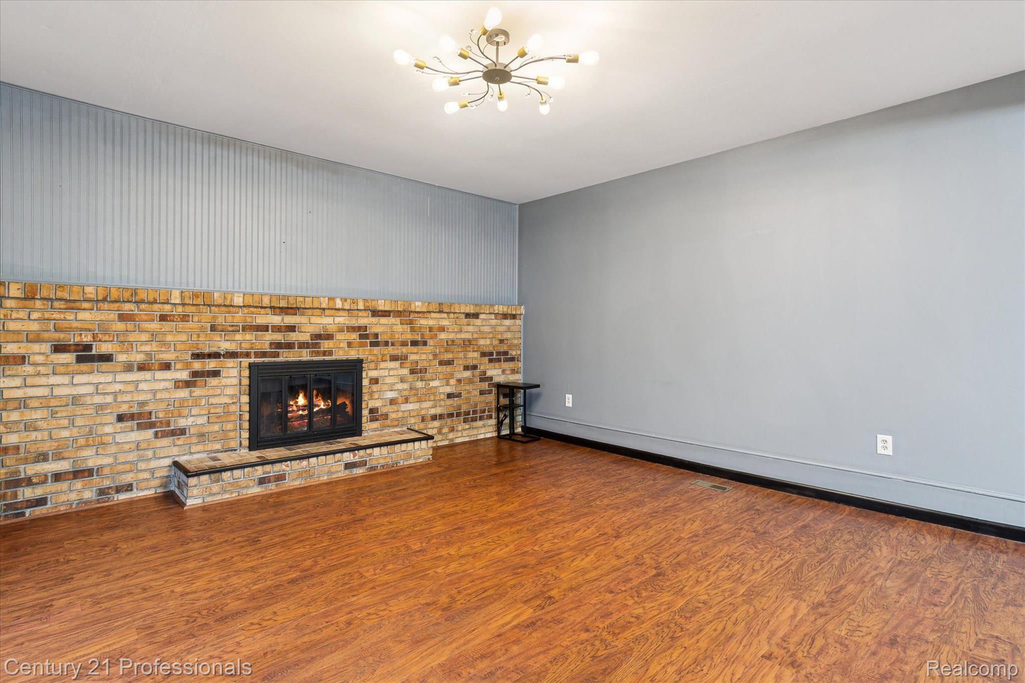 2133 S Cavalier Drive