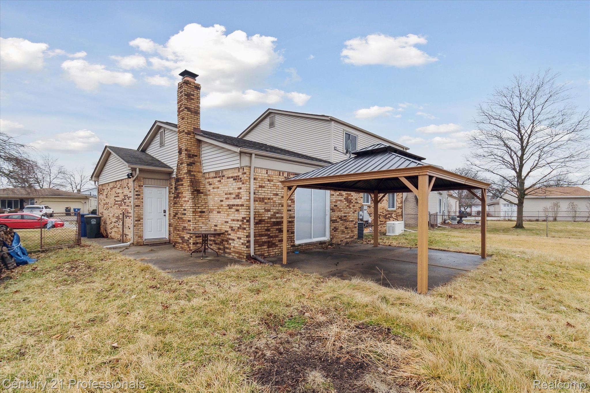 2133 S Cavalier Drive