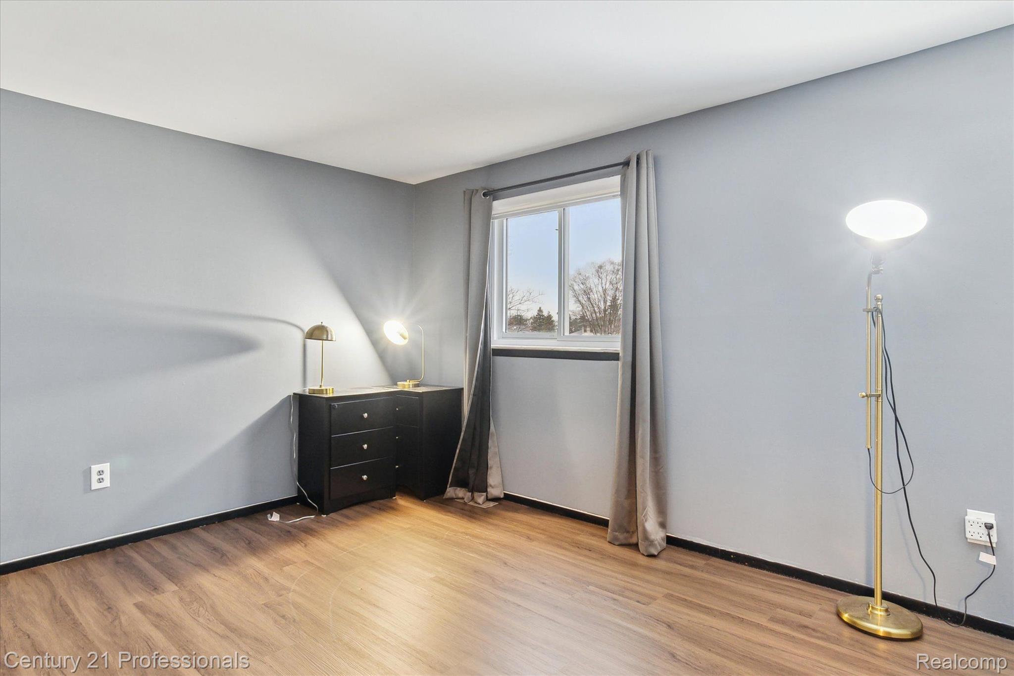 2133 S Cavalier Drive