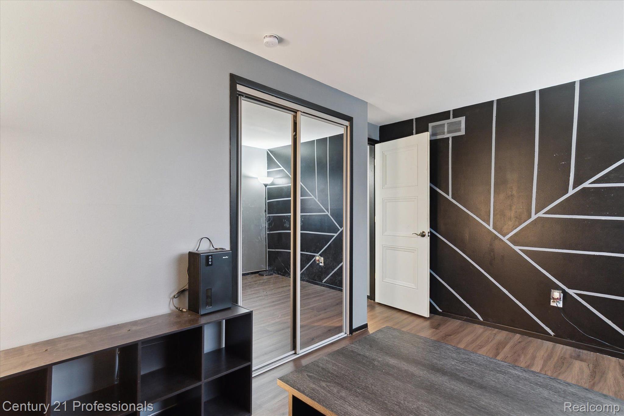 2133 S Cavalier Drive