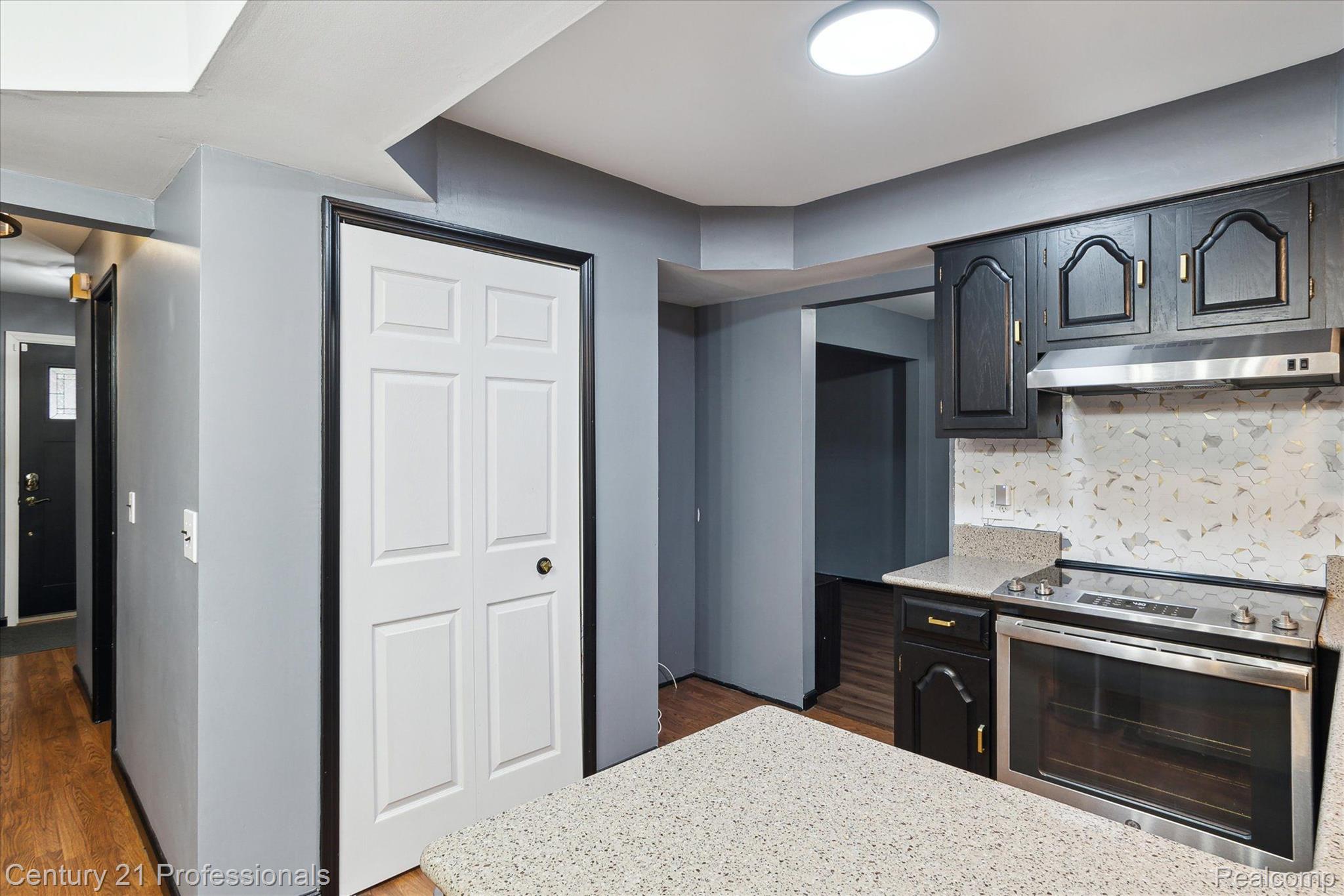 2133 S Cavalier Drive