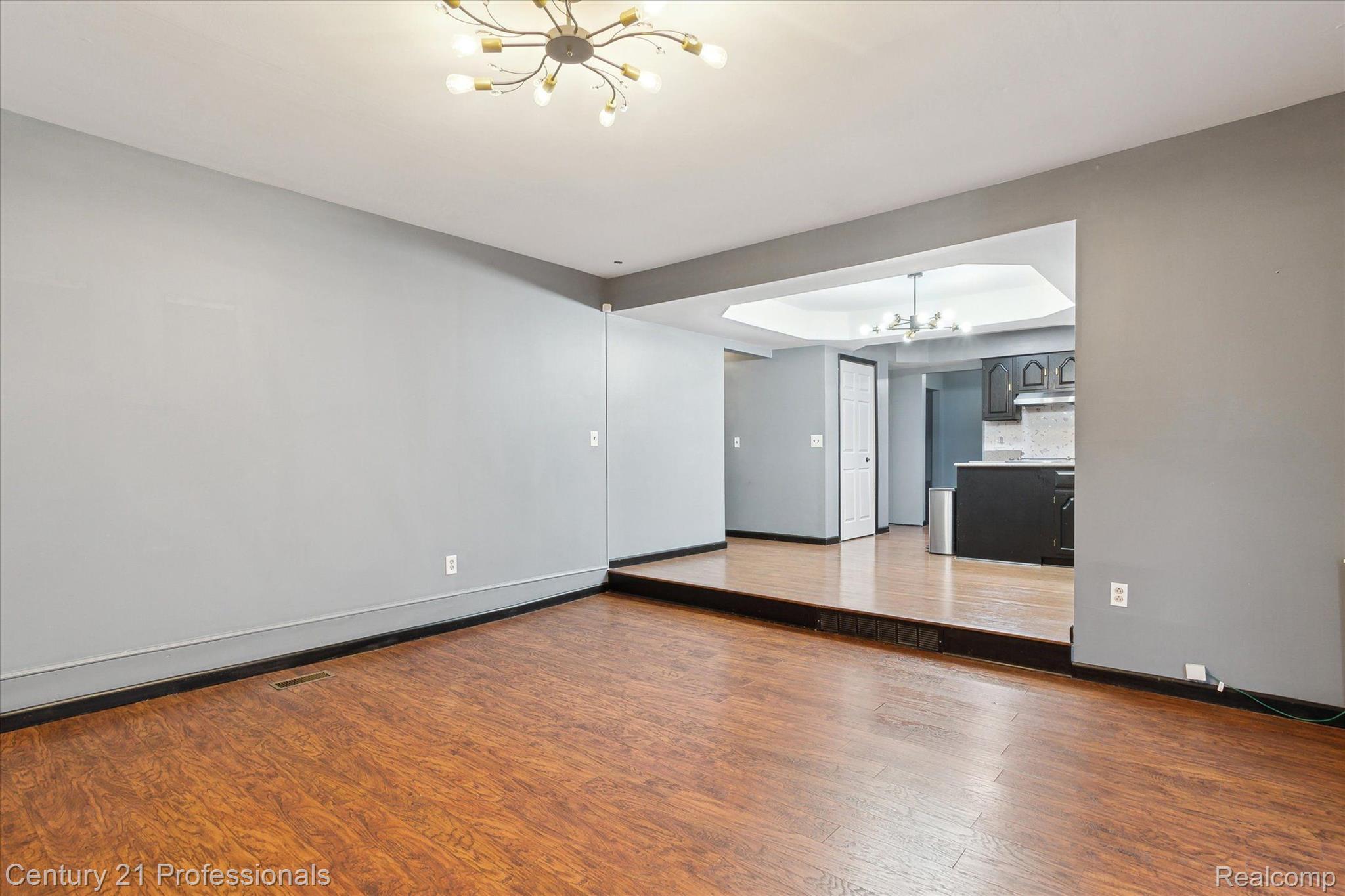 2133 S Cavalier Drive