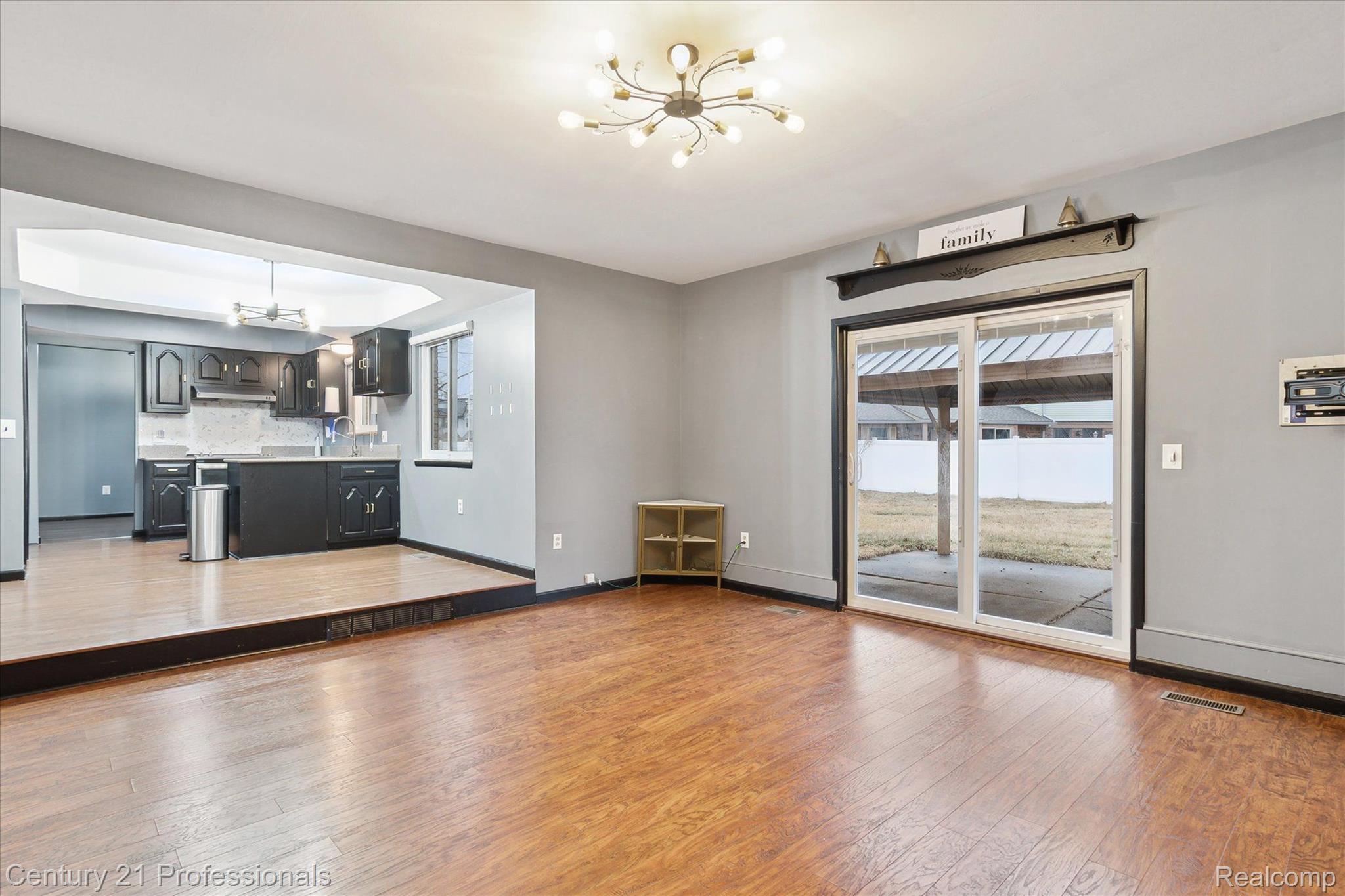 2133 S Cavalier Drive