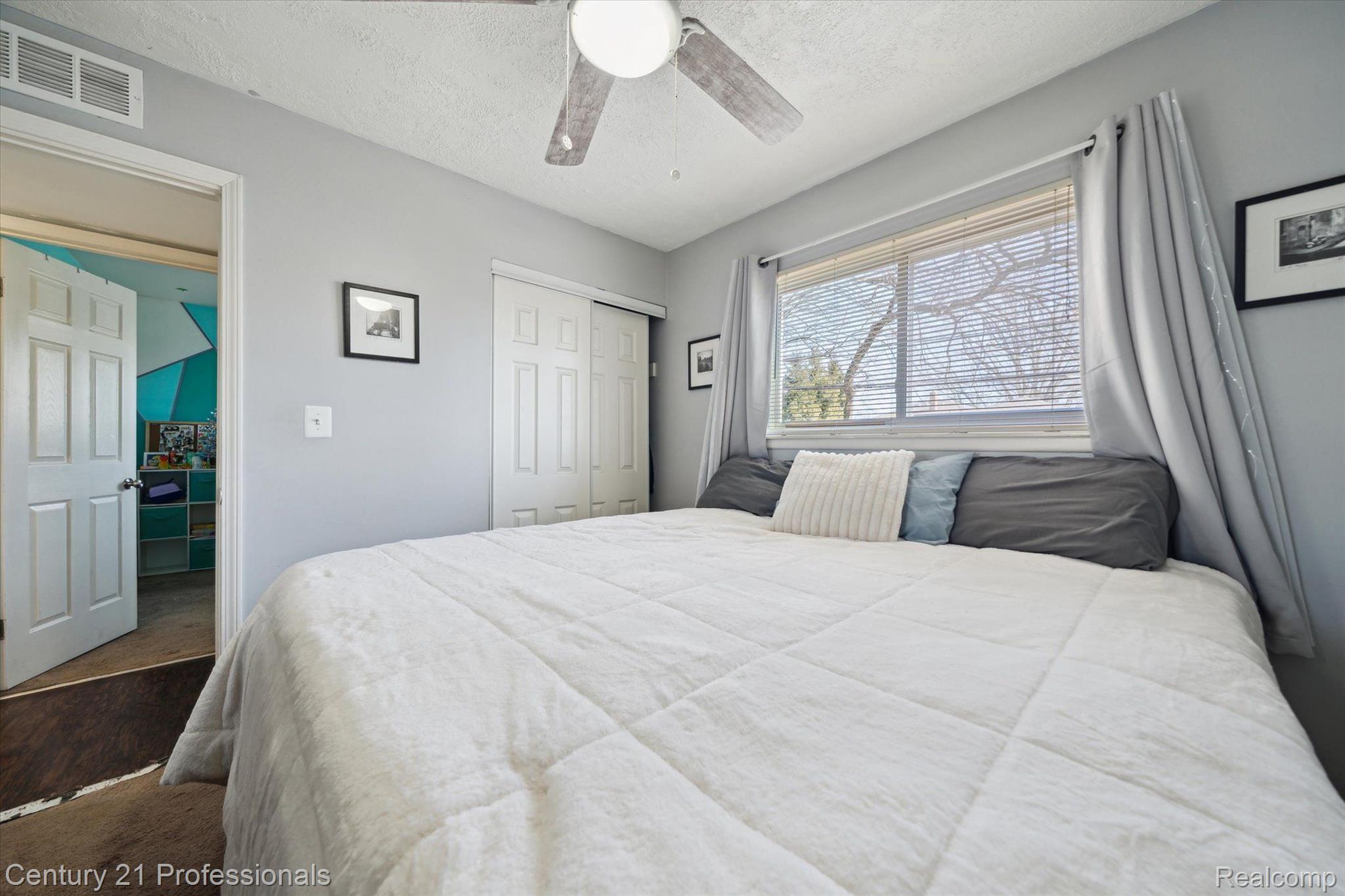 11676 KINLOCH