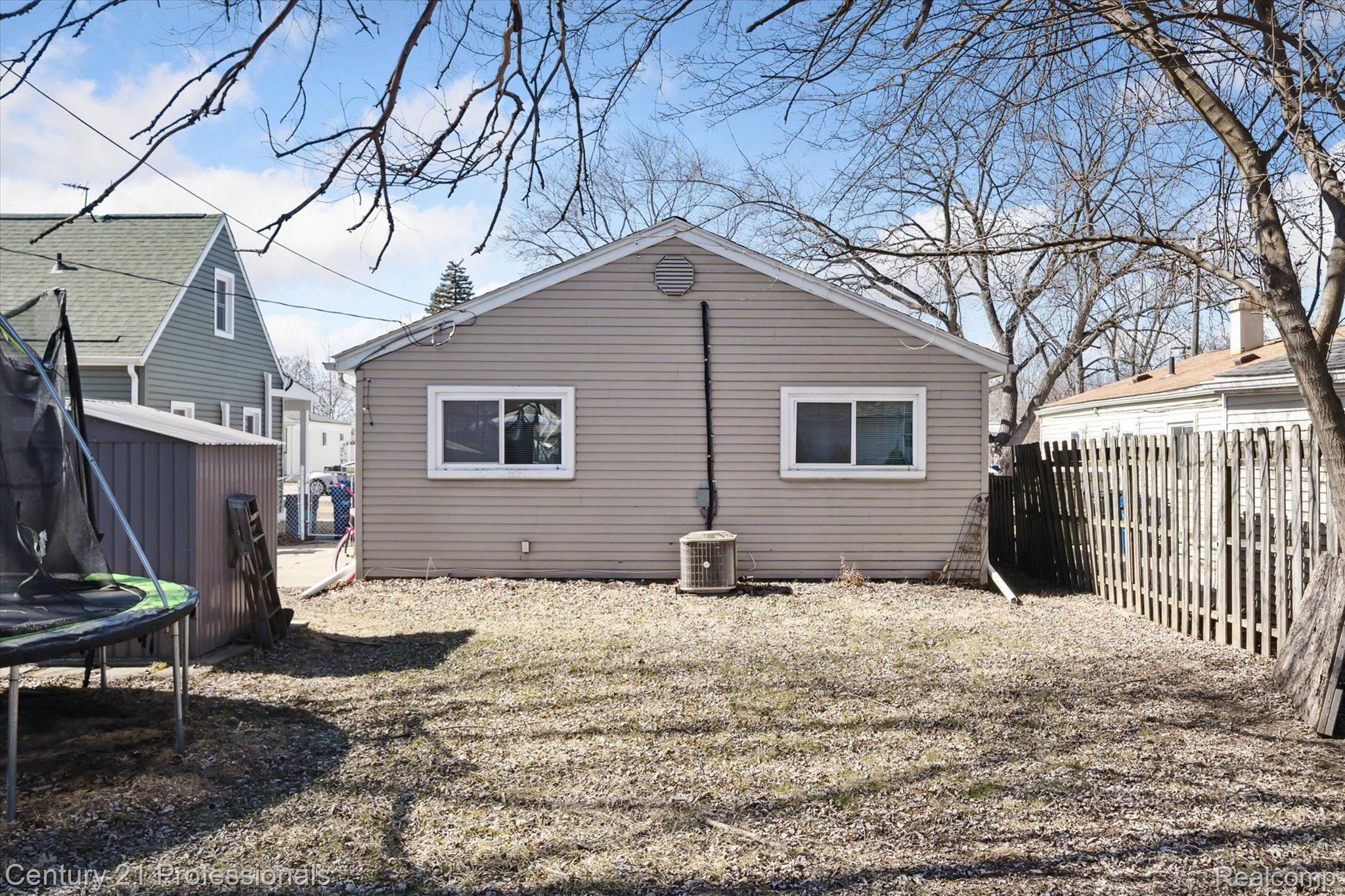 11676 KINLOCH