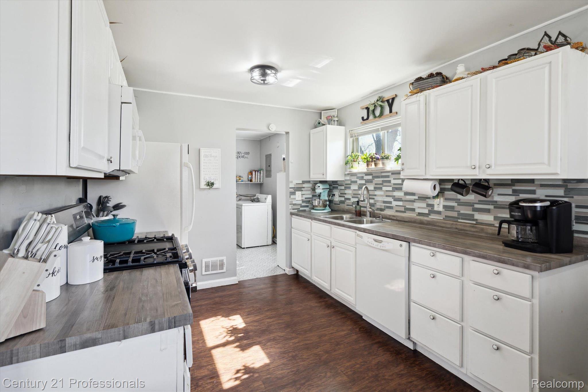 11676 KINLOCH