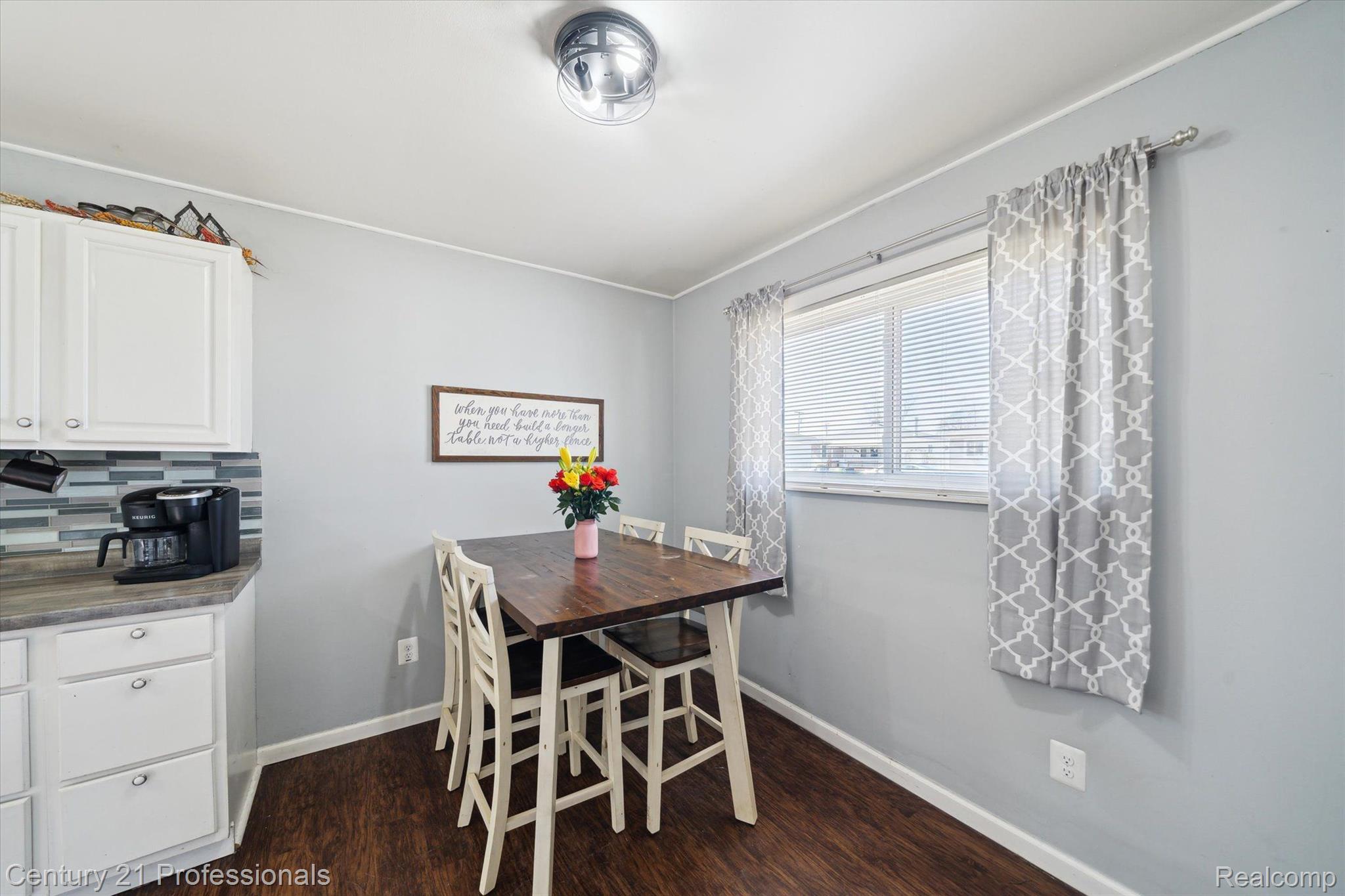 11676 KINLOCH