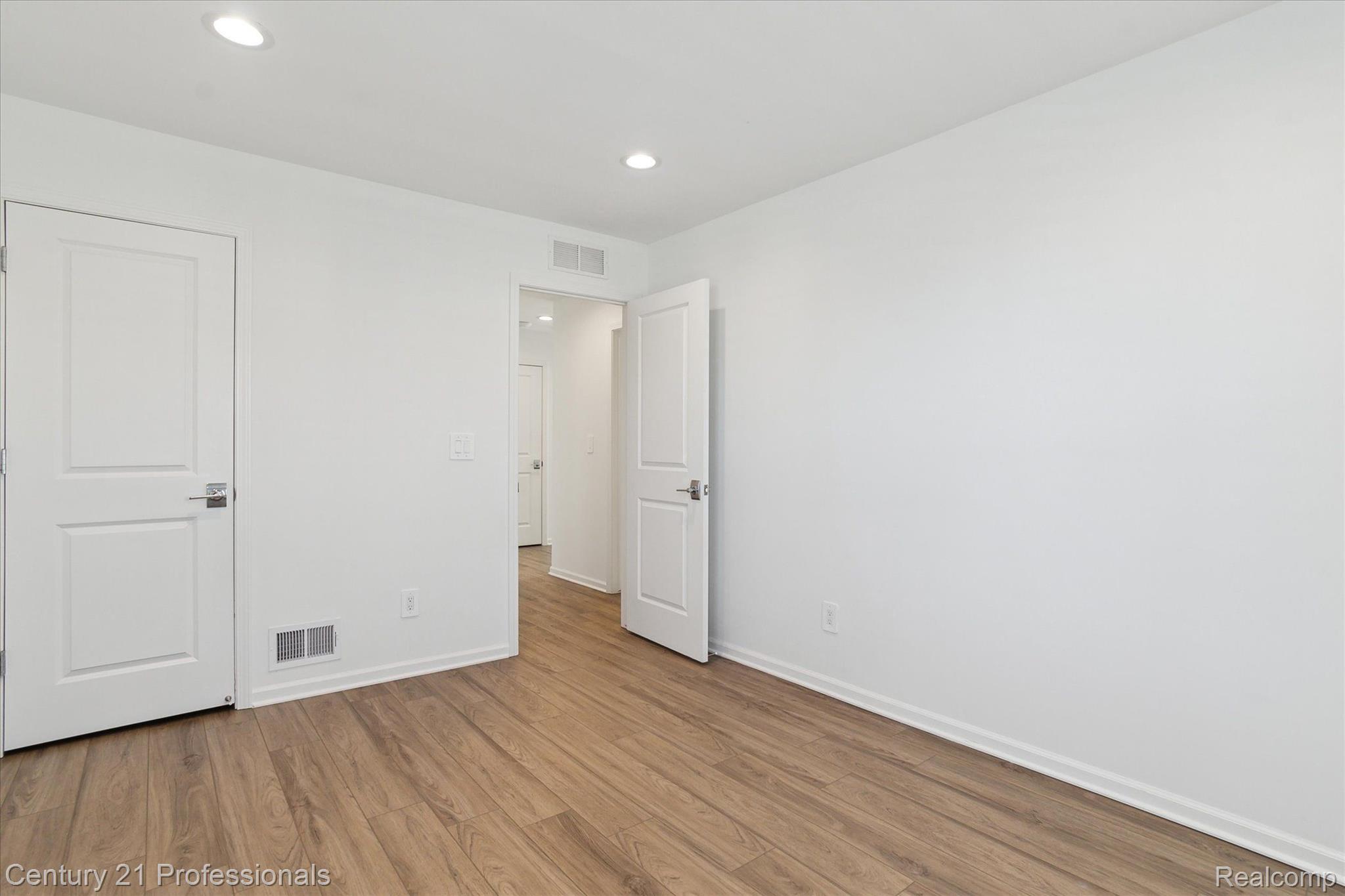 2843 DILLON Drive