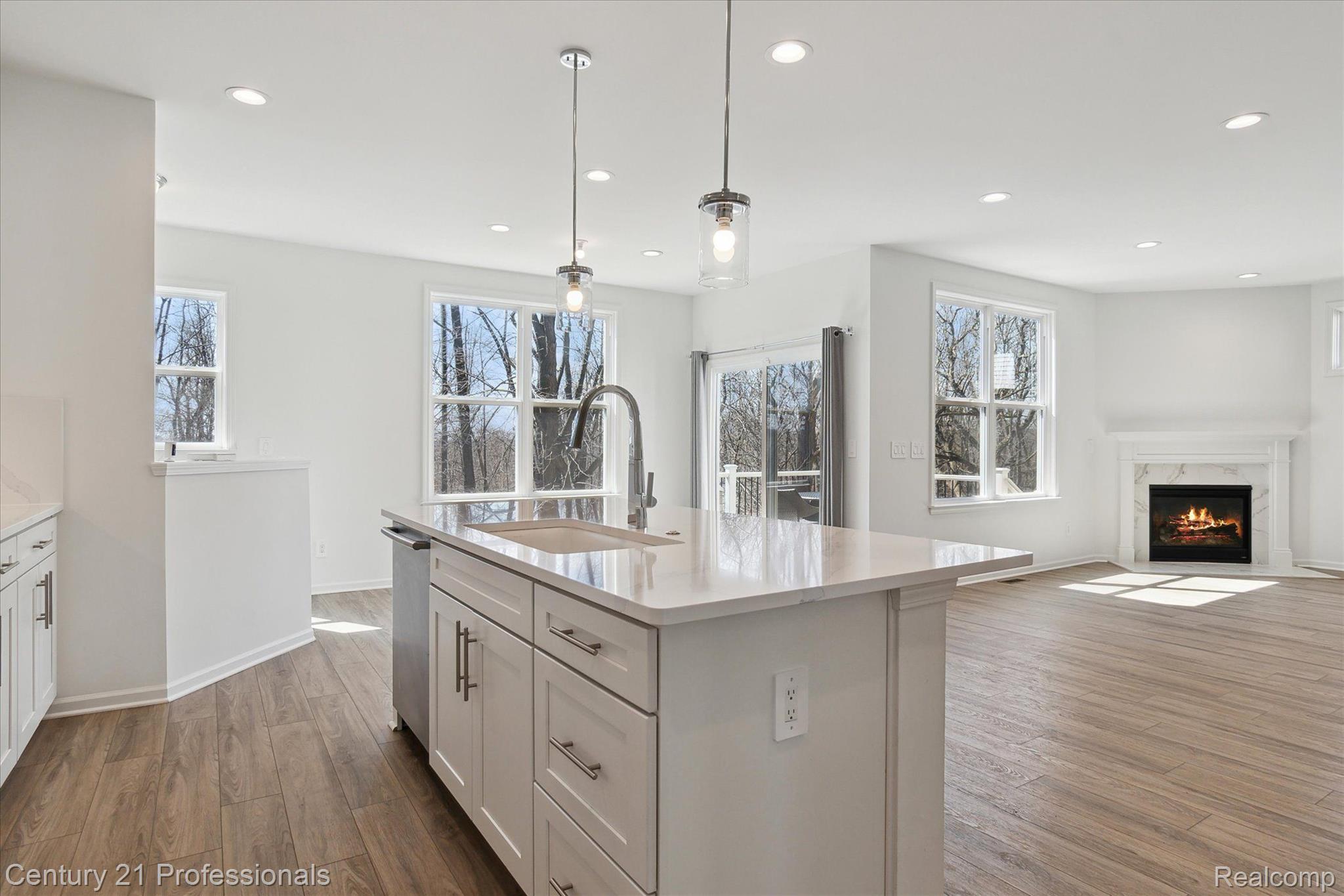 2843 DILLON Drive