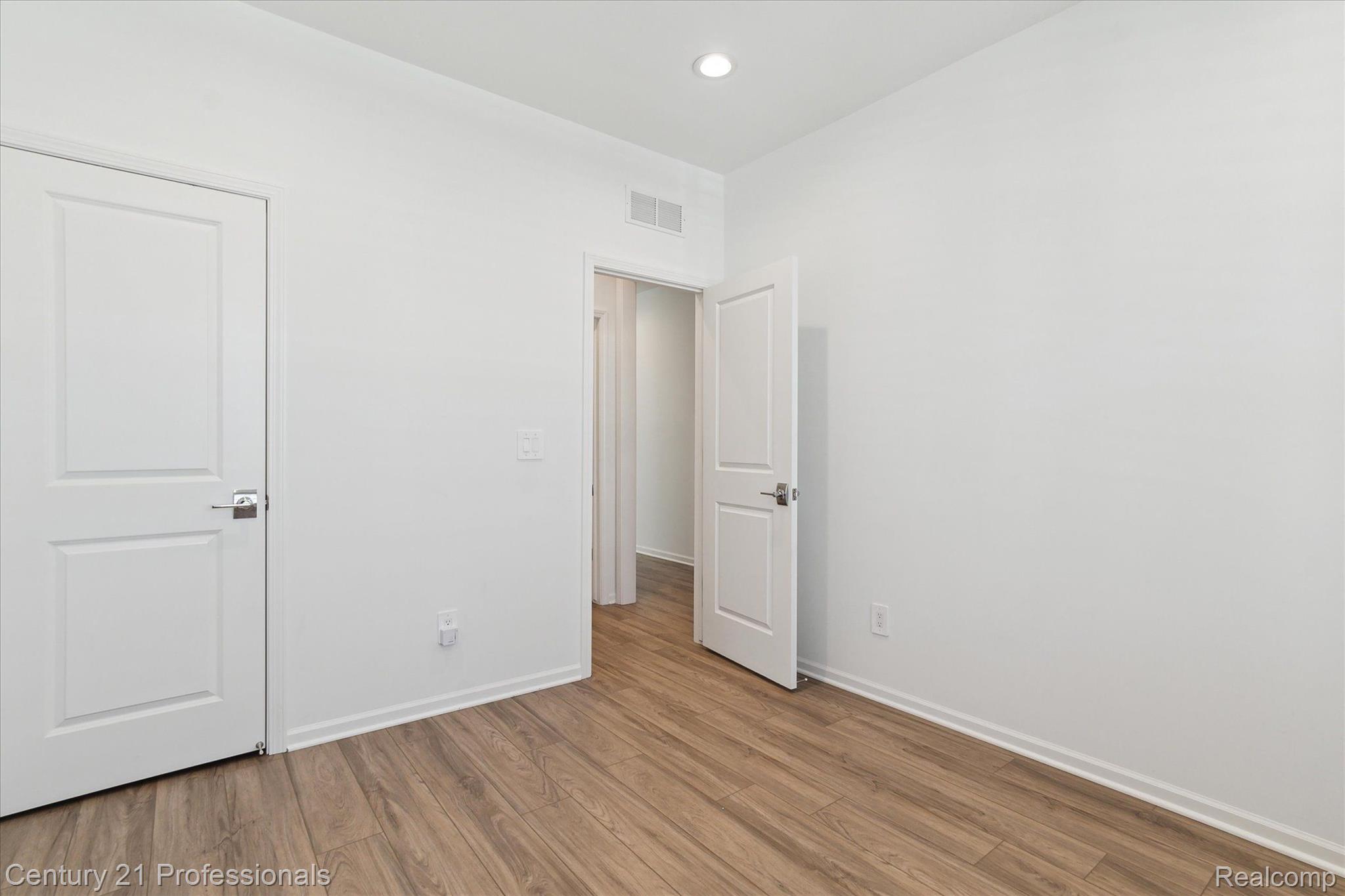 2843 DILLON Drive
