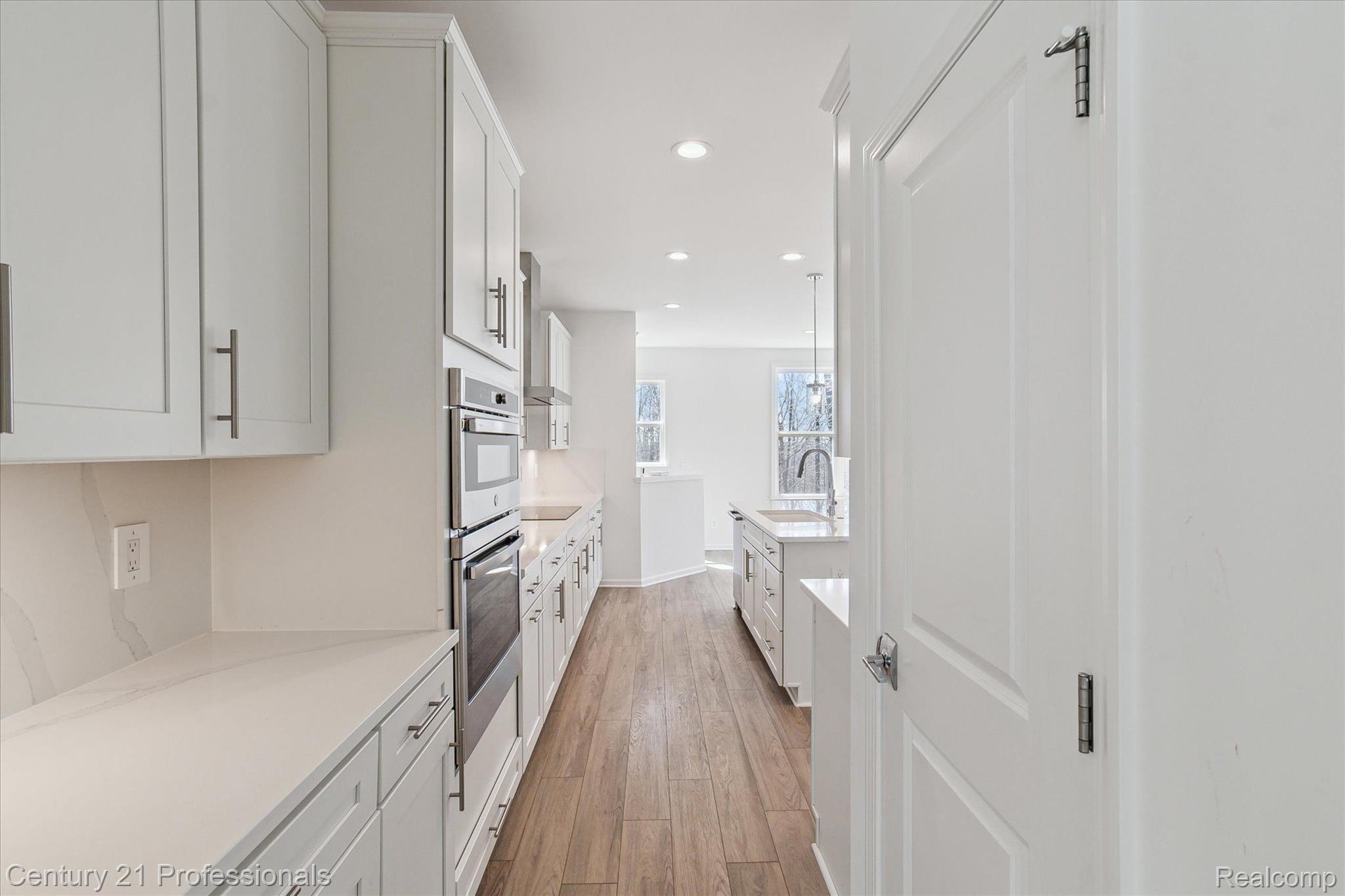 2843 DILLON Drive