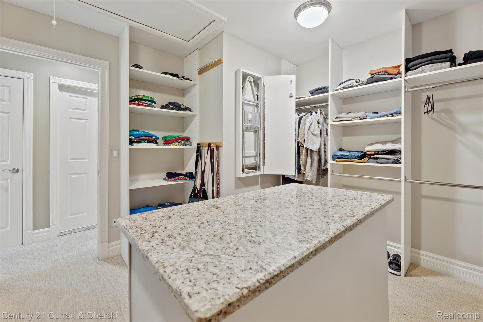 375 CATALPA Drive