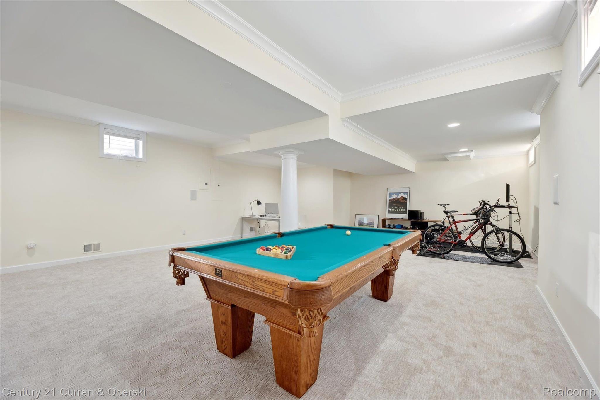 375 CATALPA Drive