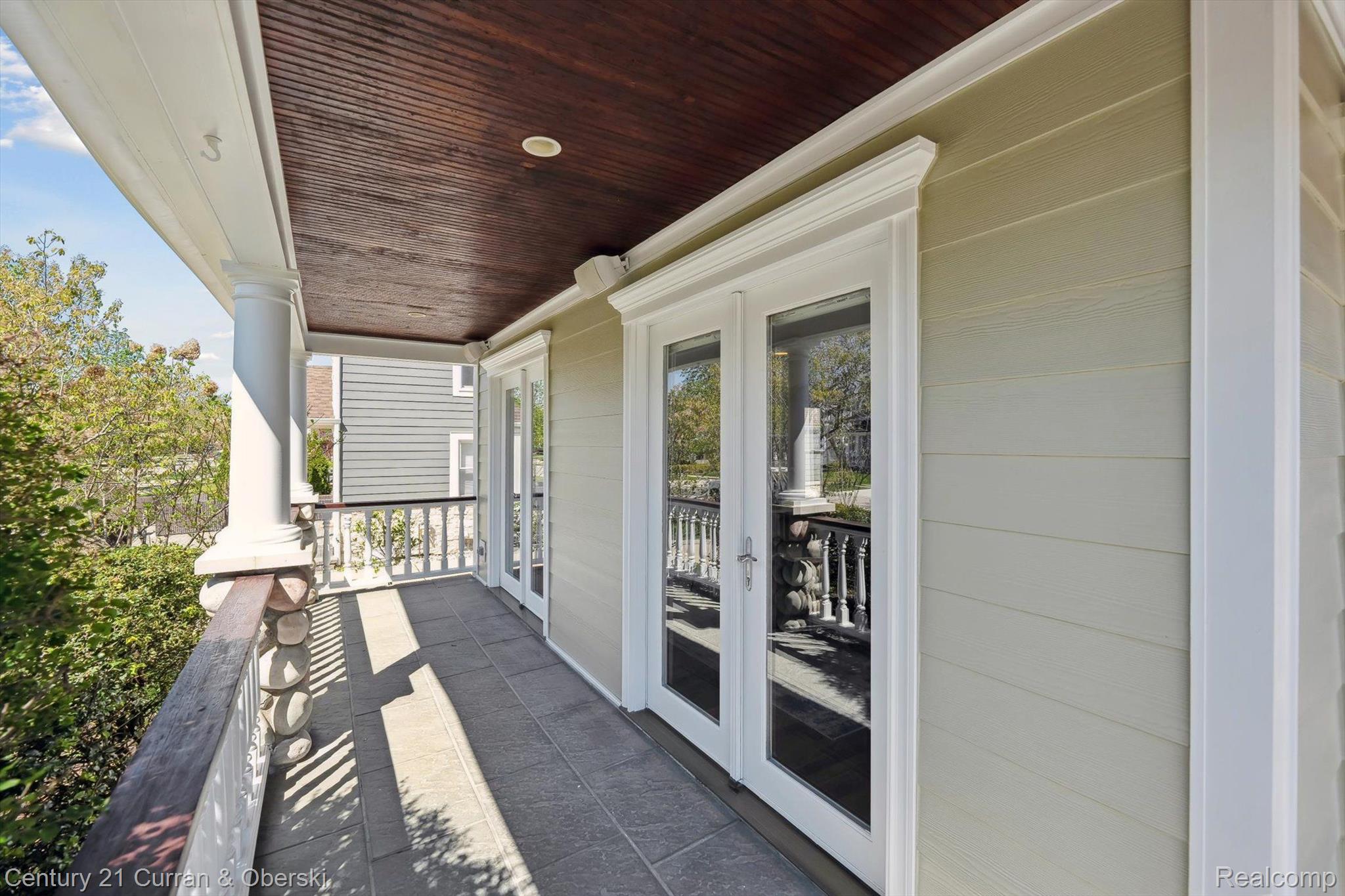 375 CATALPA Drive