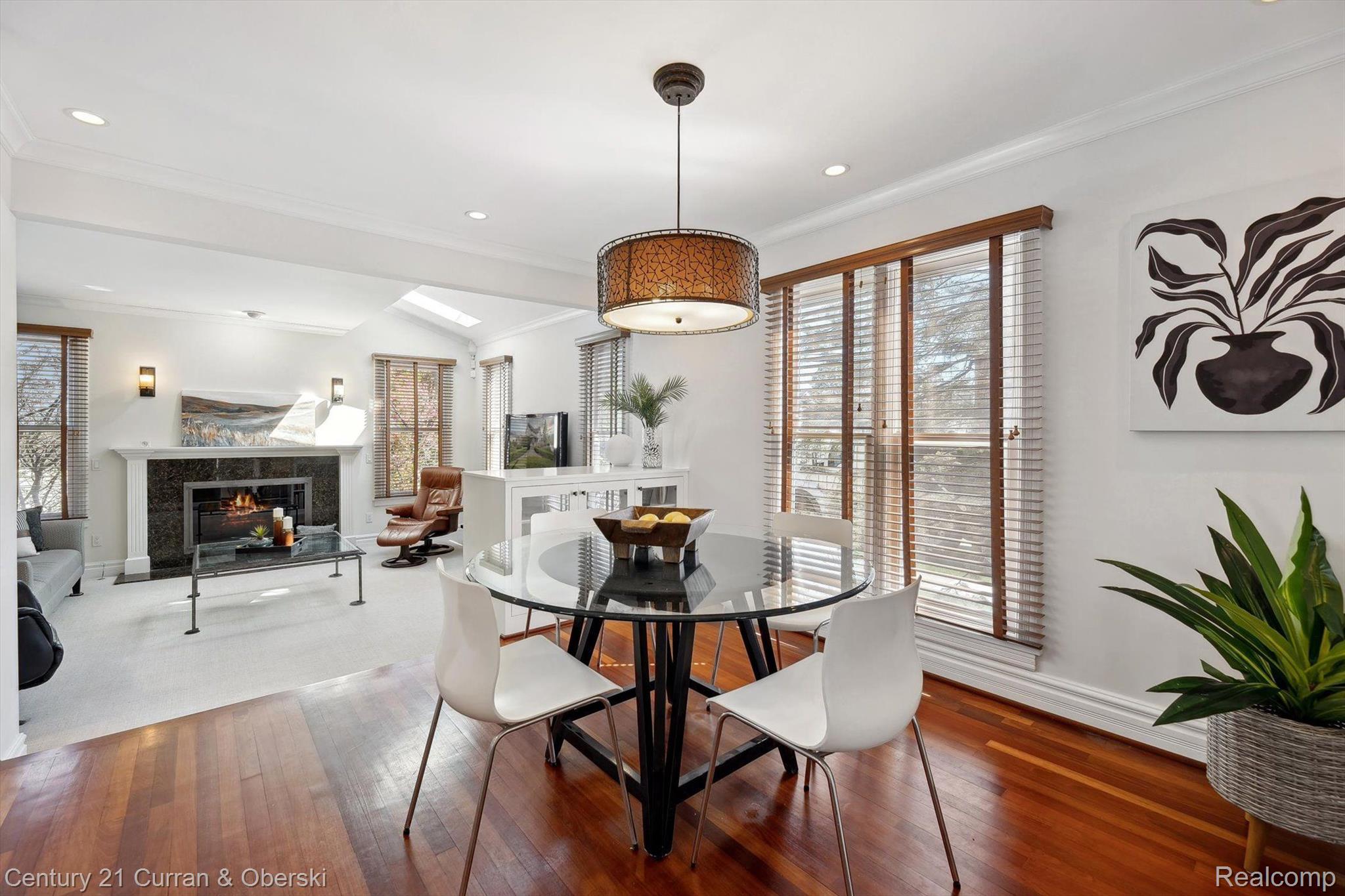 375 CATALPA Drive
