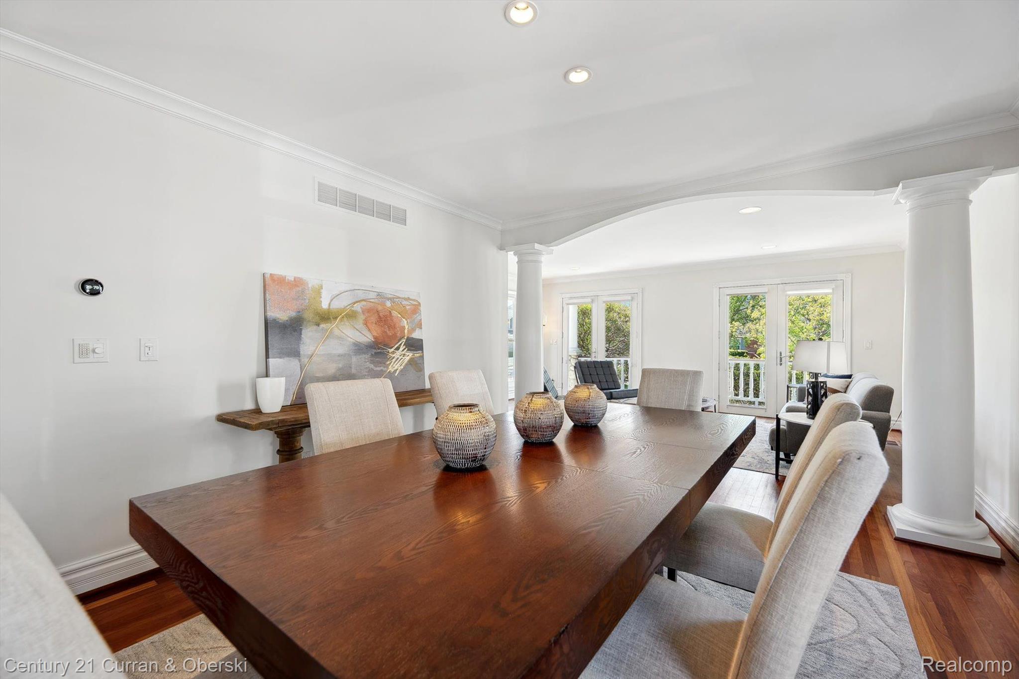 375 CATALPA Drive