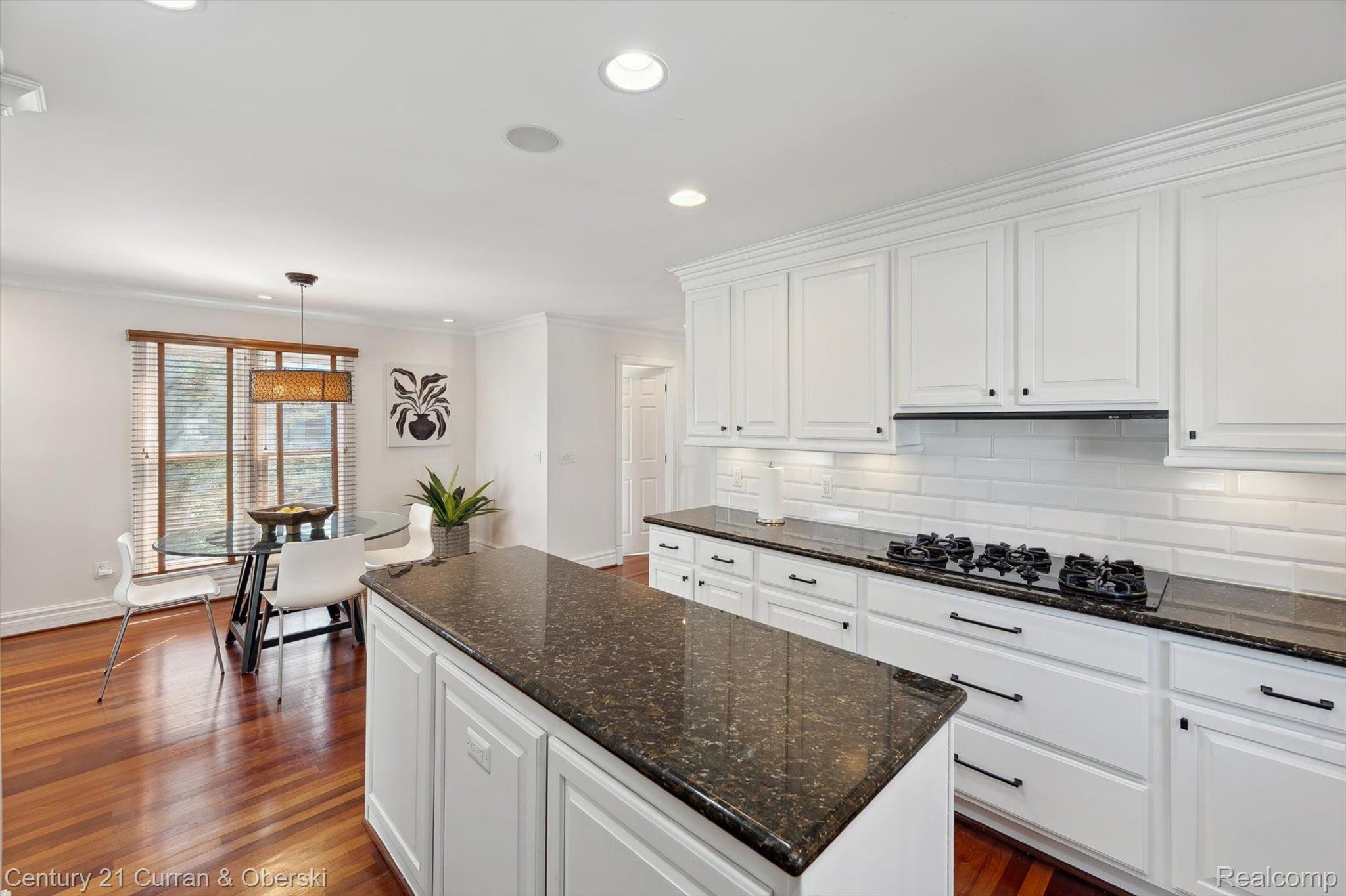 375 CATALPA Drive