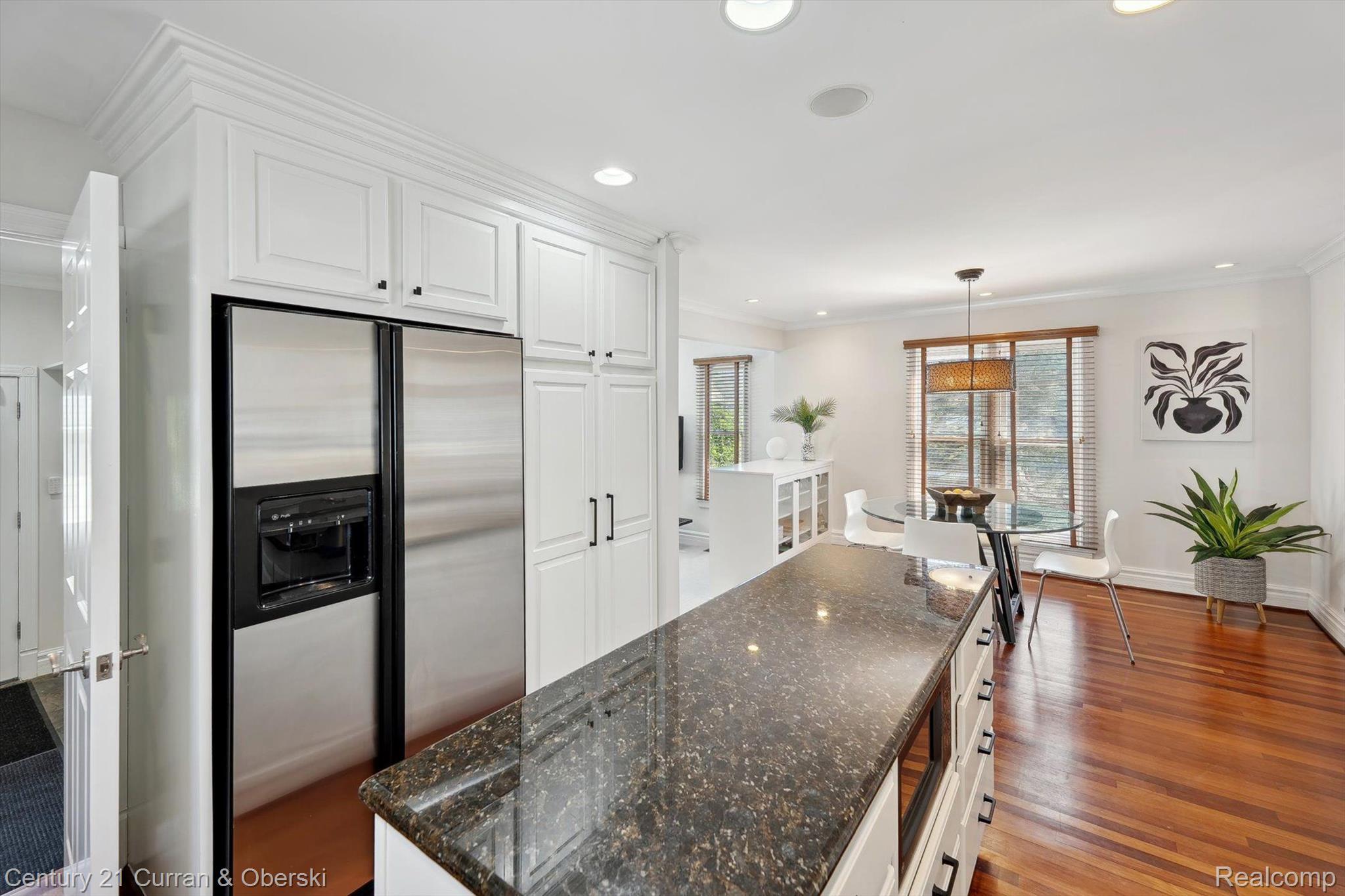 375 CATALPA Drive