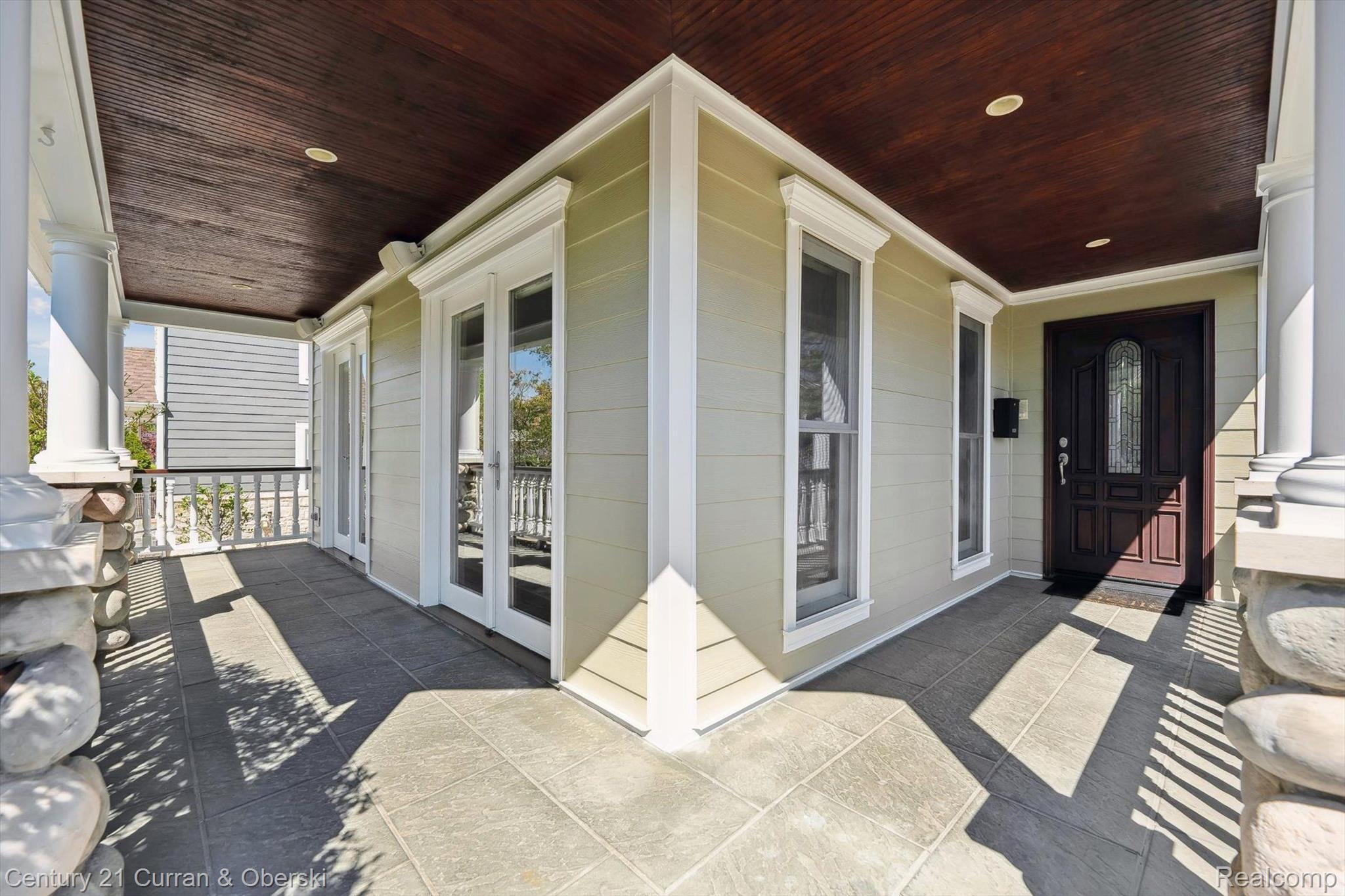 375 CATALPA Drive