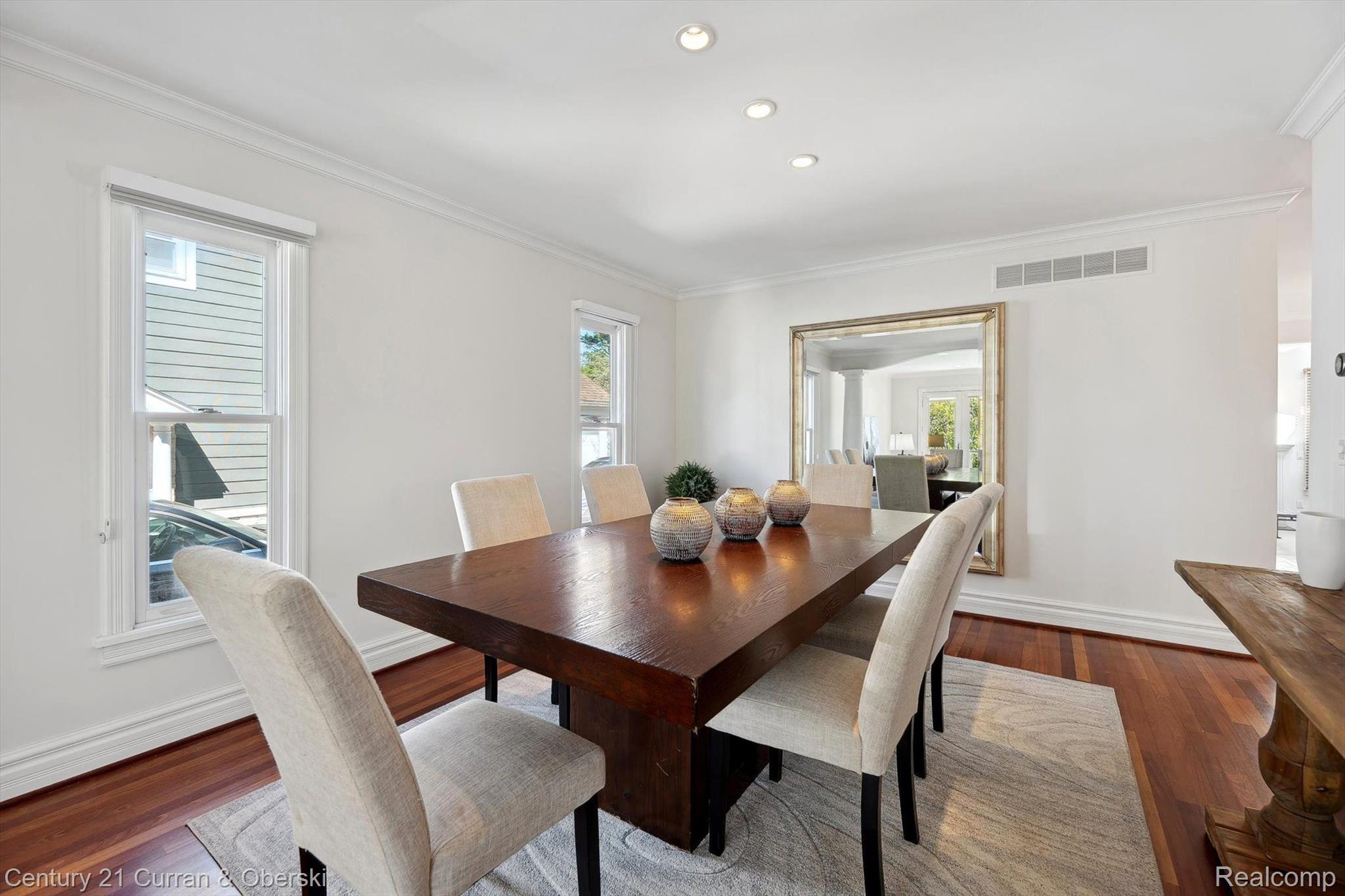 375 CATALPA Drive
