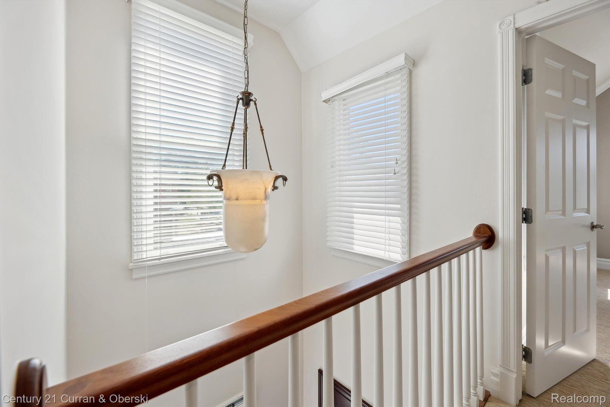 375 CATALPA Drive