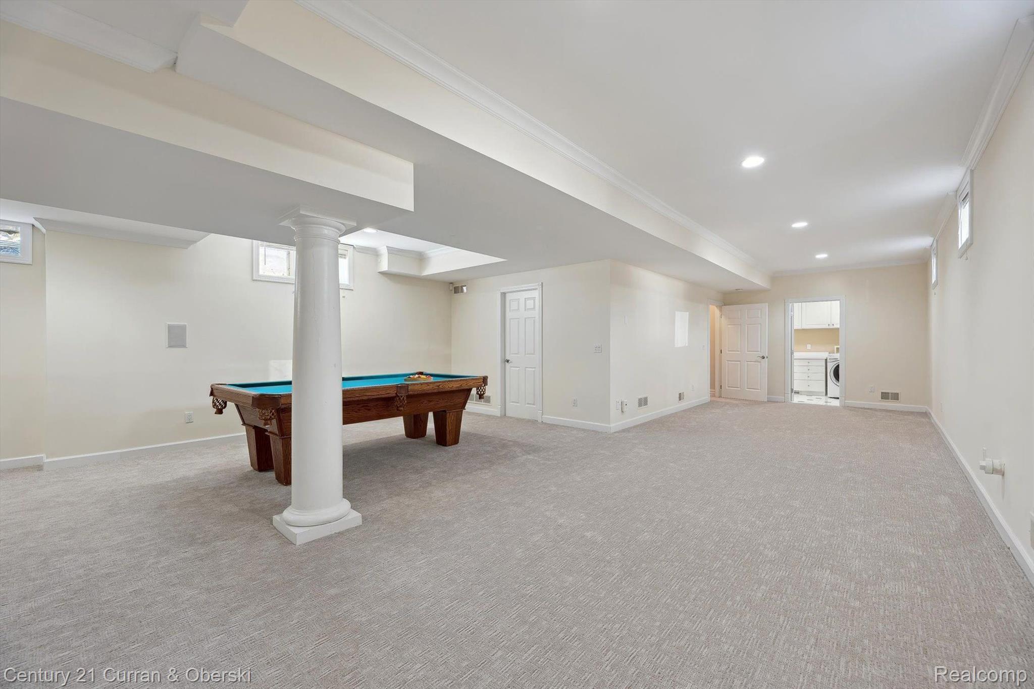 375 CATALPA Drive