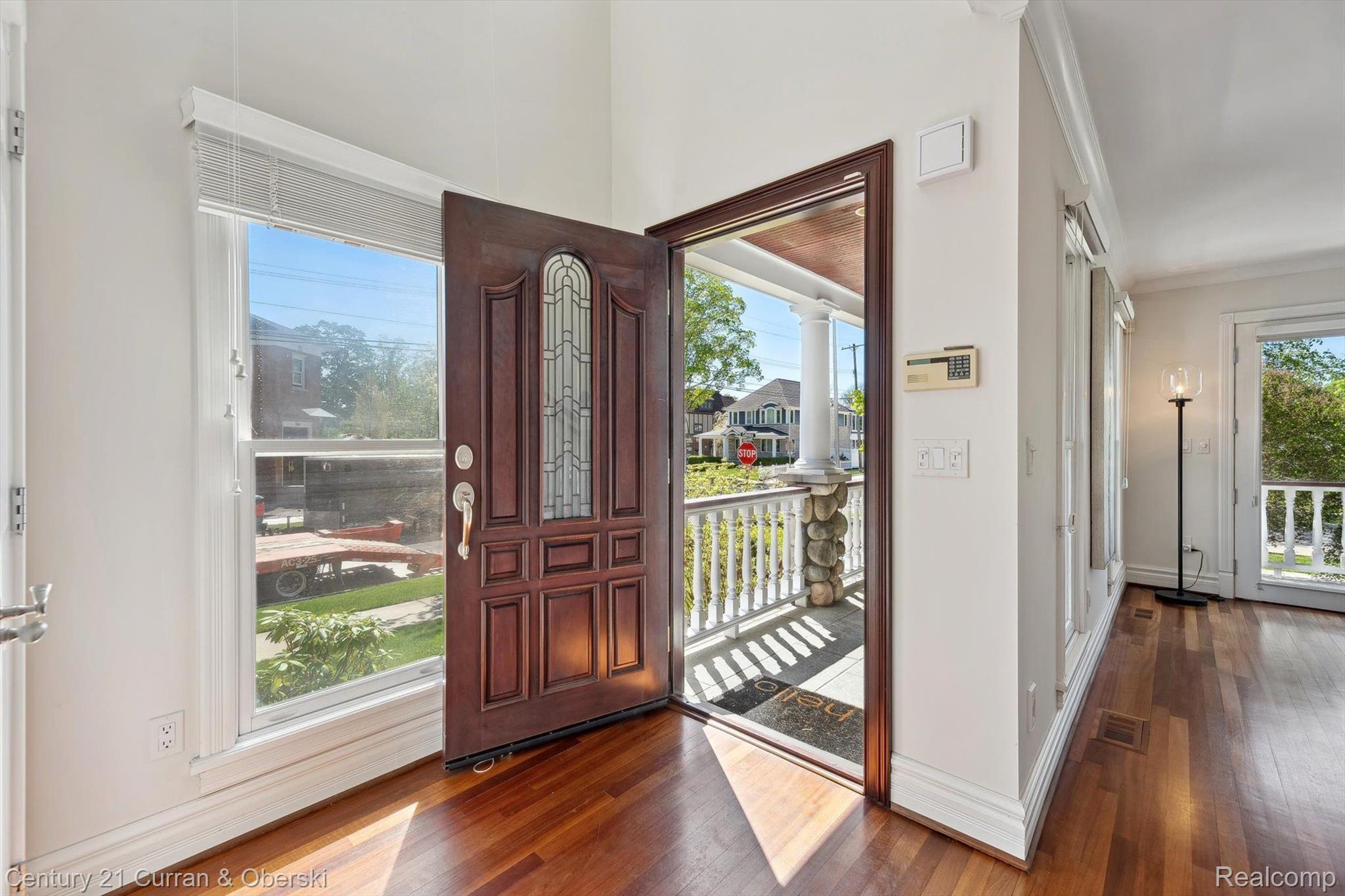 375 CATALPA Drive
