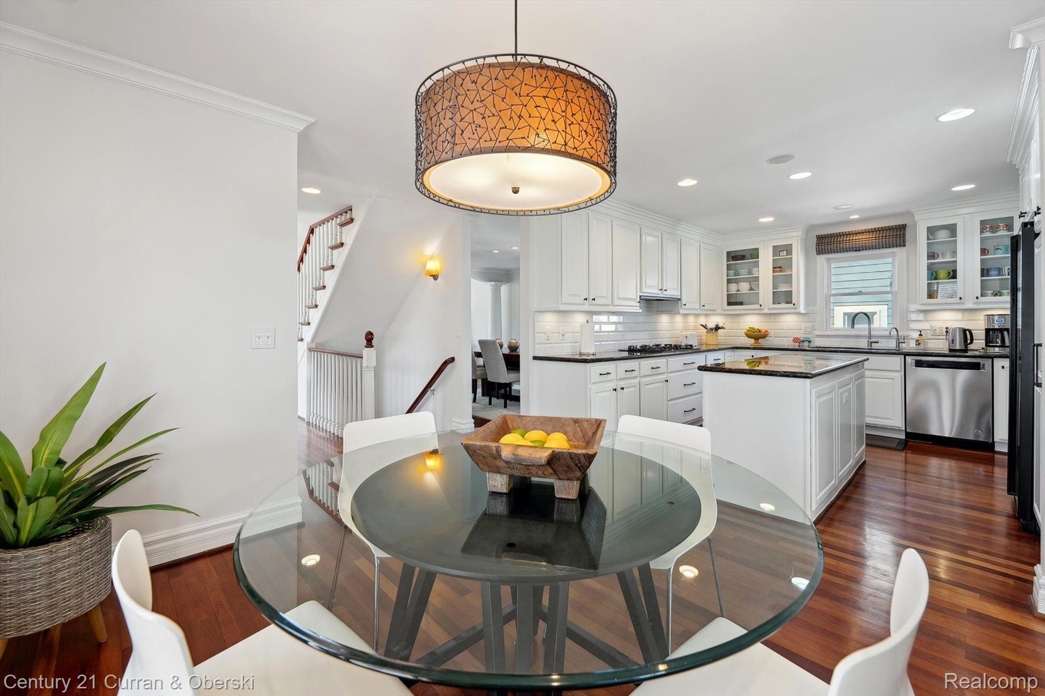 375 CATALPA Drive